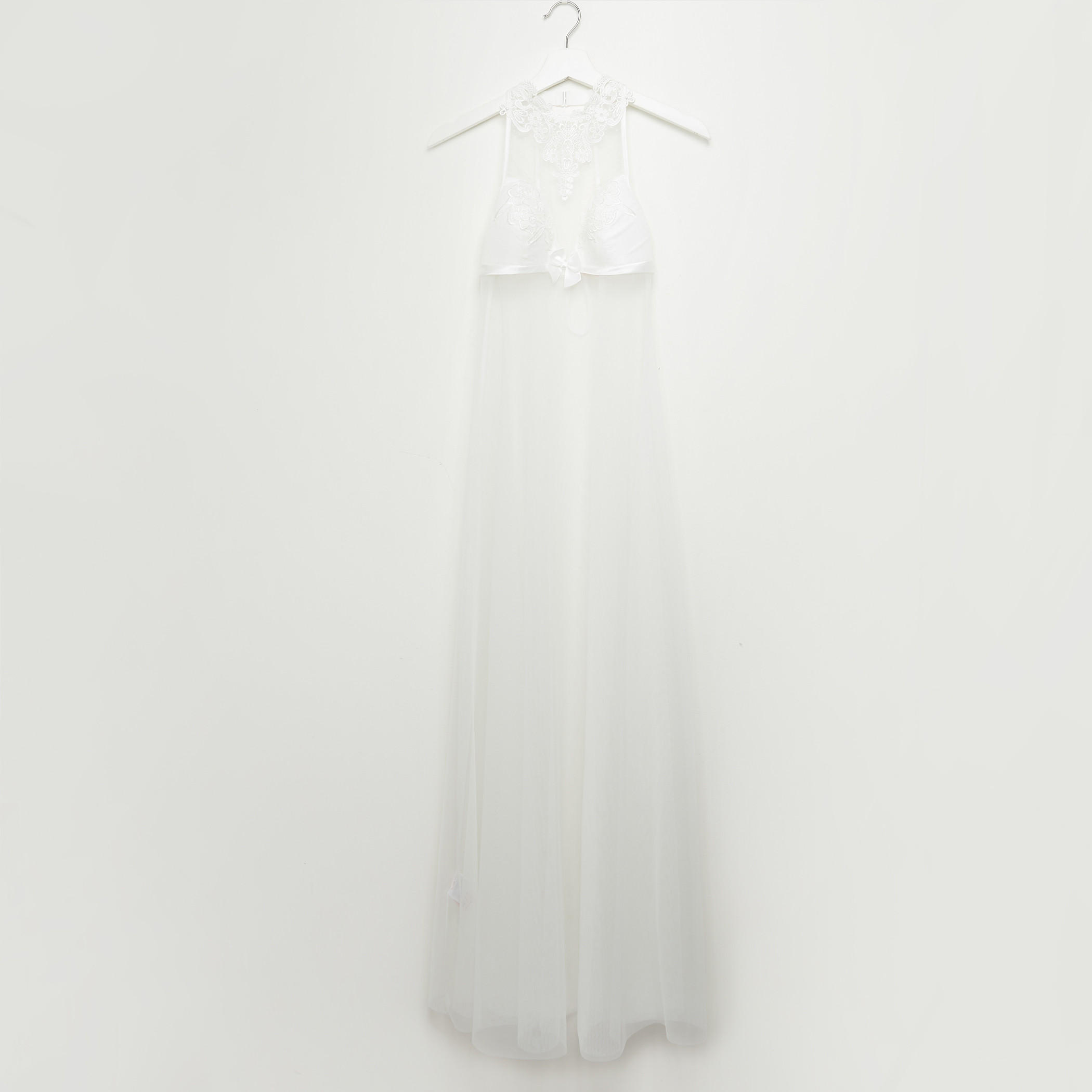 قميص نوم بحمّالات رفيعة وتفاصيل دانتيل-women-clothing-nightwear-nighties-image-1