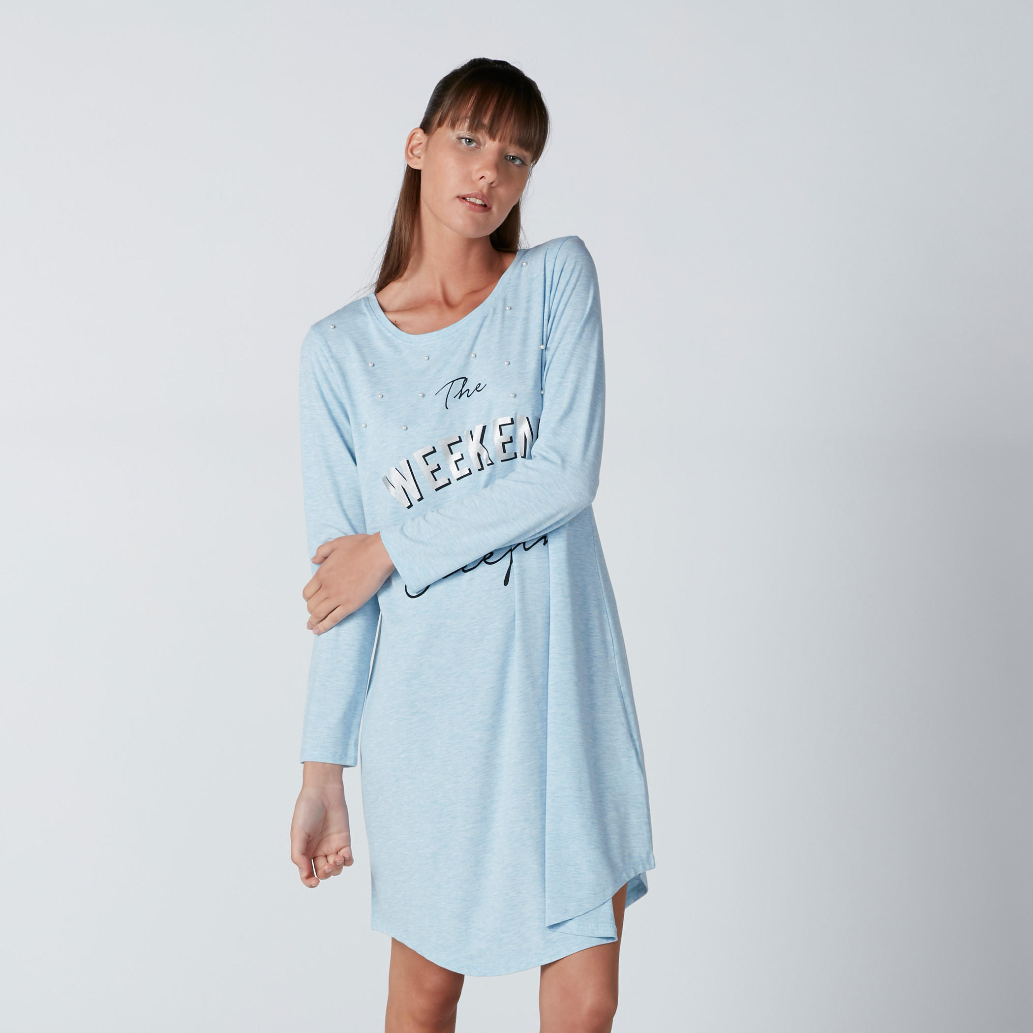 قميص نوم بأكمام طويلة وطبعات وتفاصيل لؤلؤ-women-clothing-nightwear-nighties-image-4