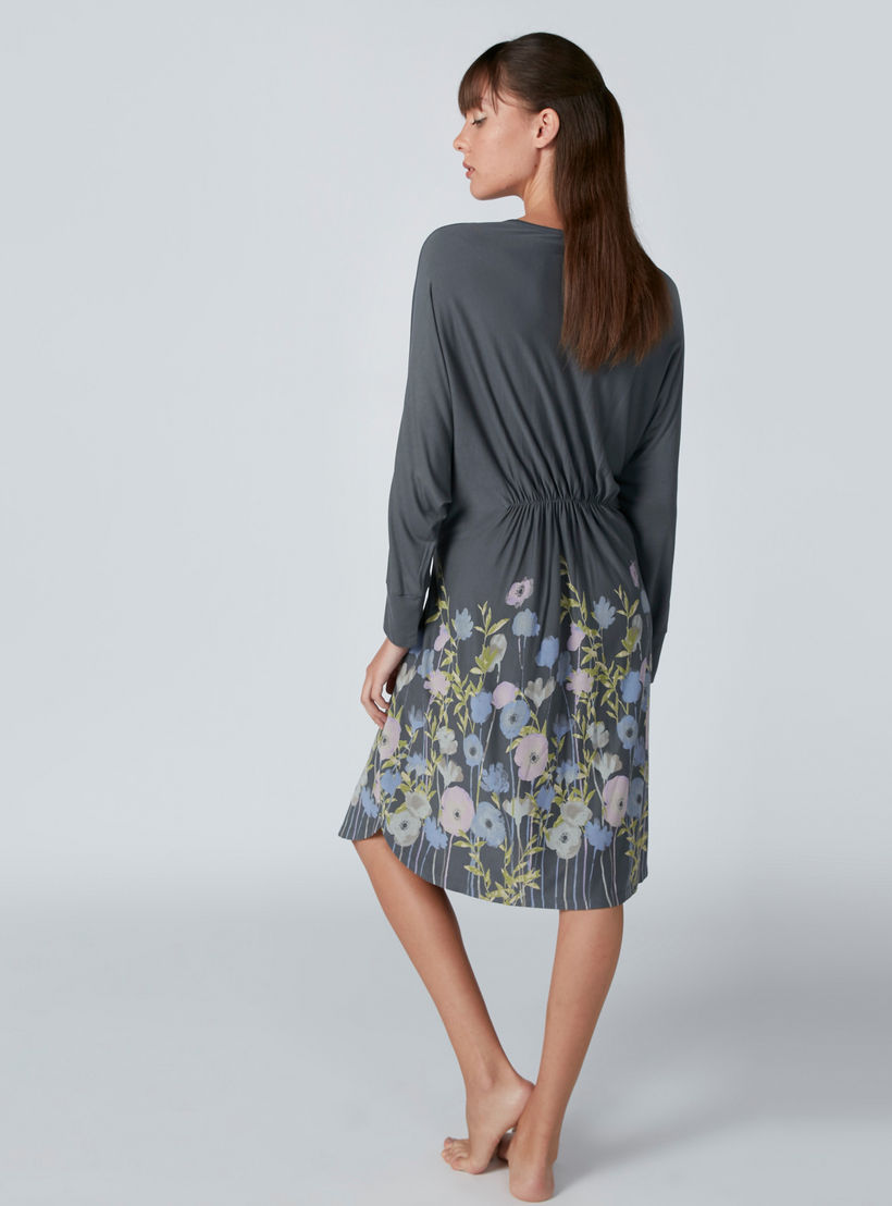 قميص نوم بياقة V وطبعات زهرية ودرزات-women-clothing-nightwear-nighties-image-2