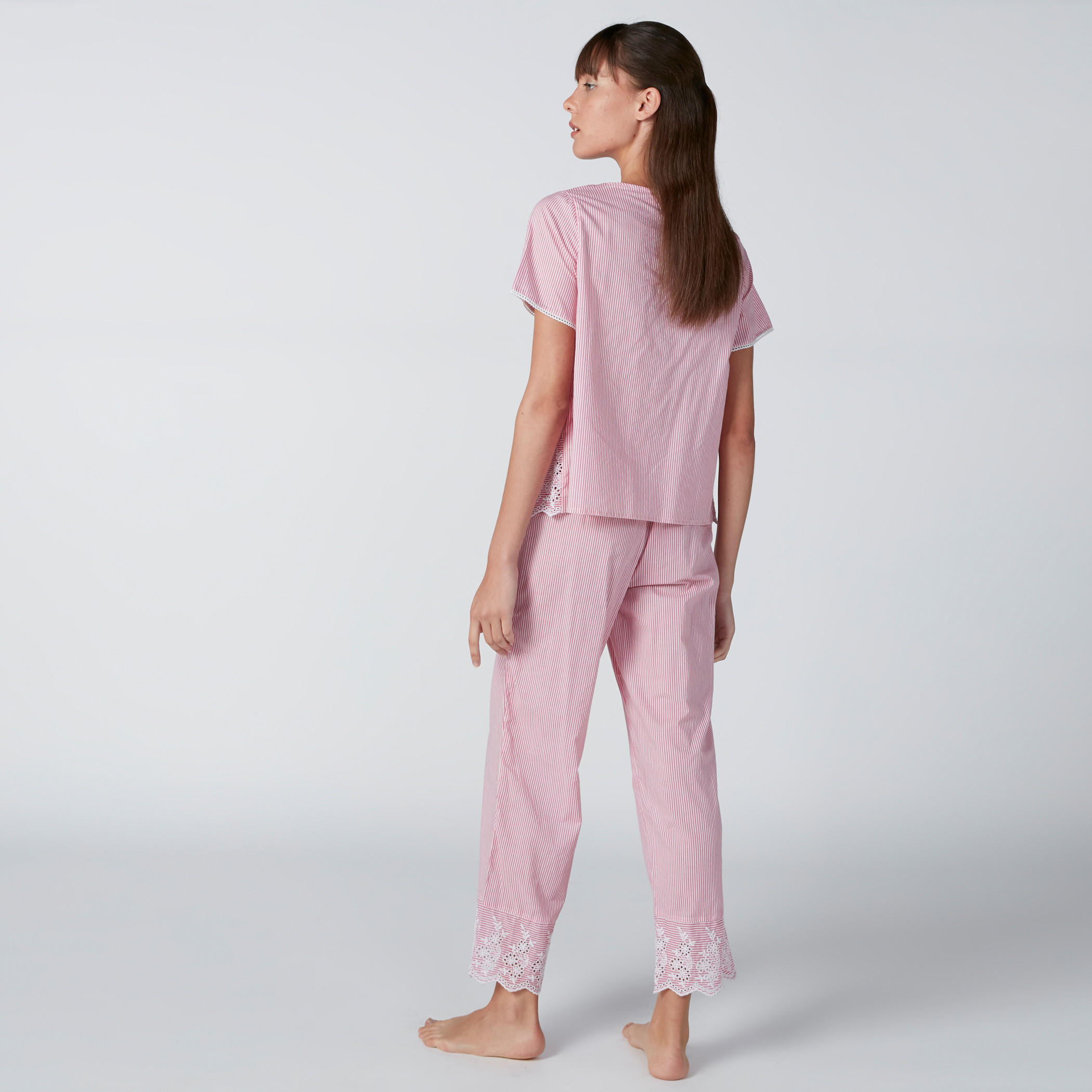 طقم بنطال بيجاما وقميص مقلّم بتفاصيل دانتيل-women-clothing-nightwear-pyjamas-longsets-image-3