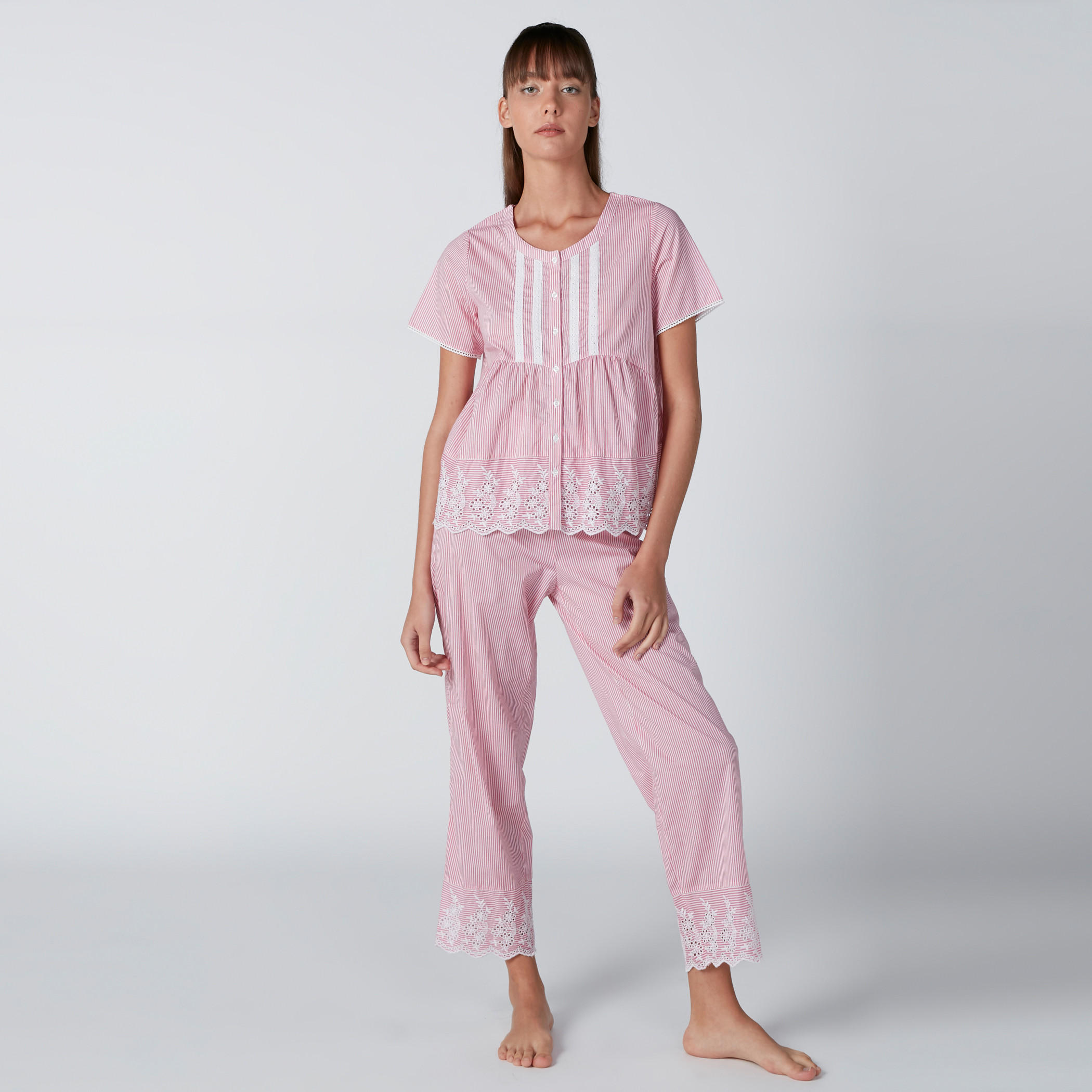 طقم بنطال بيجاما وقميص مقلّم بتفاصيل دانتيل-women-clothing-nightwear-pyjamas-longsets-image-2