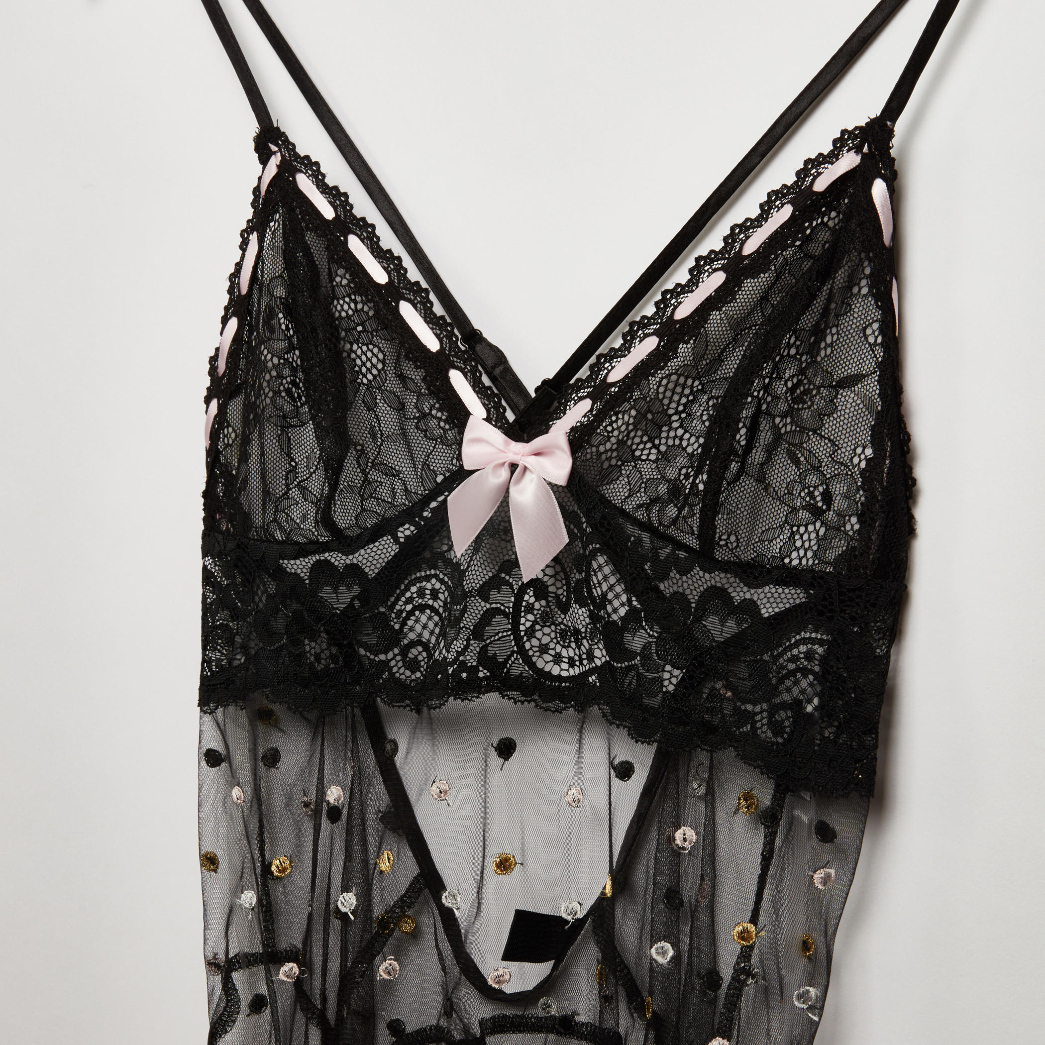 بيبي دول بياقة V وتفاصيل دانتيل مع ثونج-women-clothing-lingerie-babydollsandbodysuits-image-4