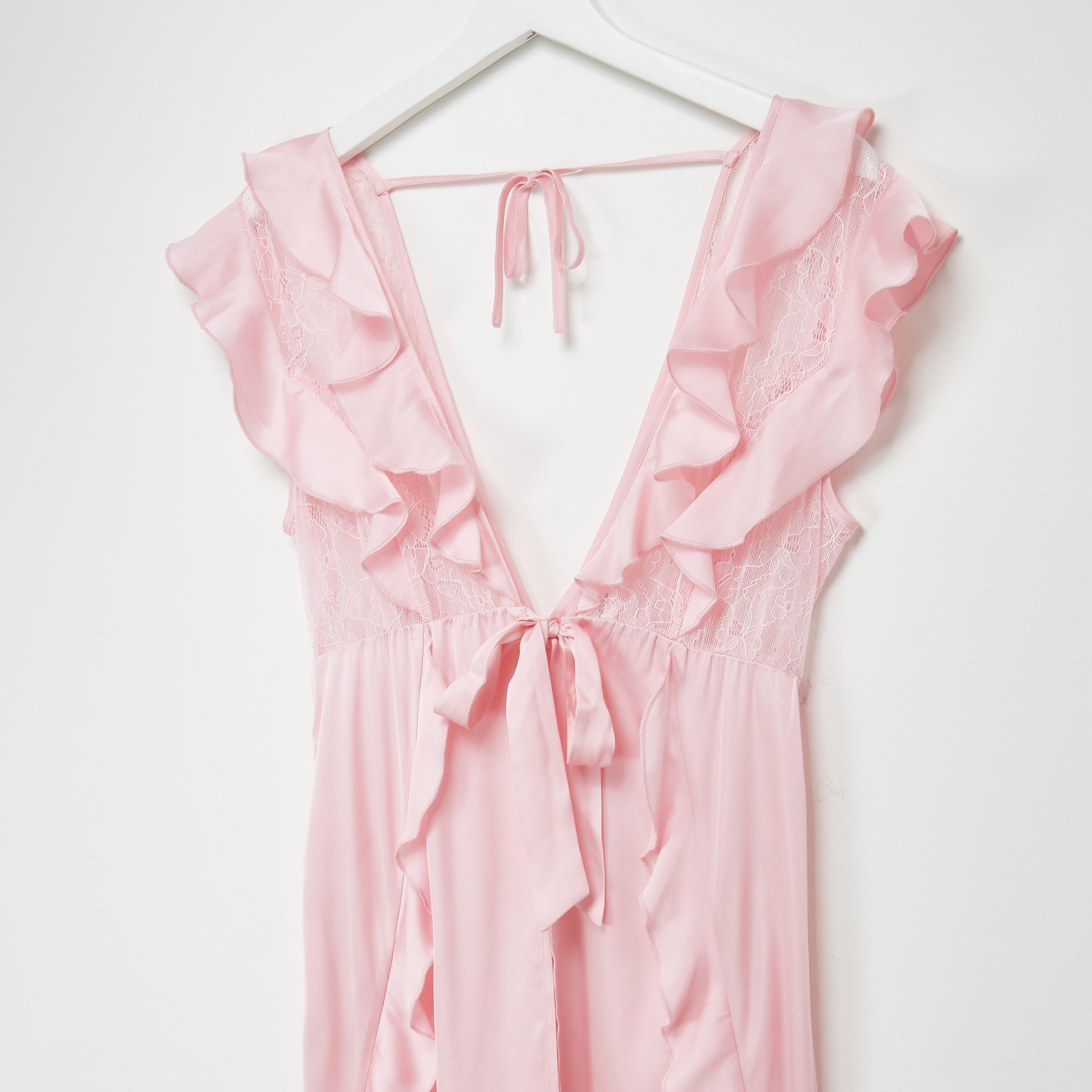 قميص نوم طويل بأربطة وتفاصيل كشكش ودانتيل-women-clothing-nightwear-nighties-image-2