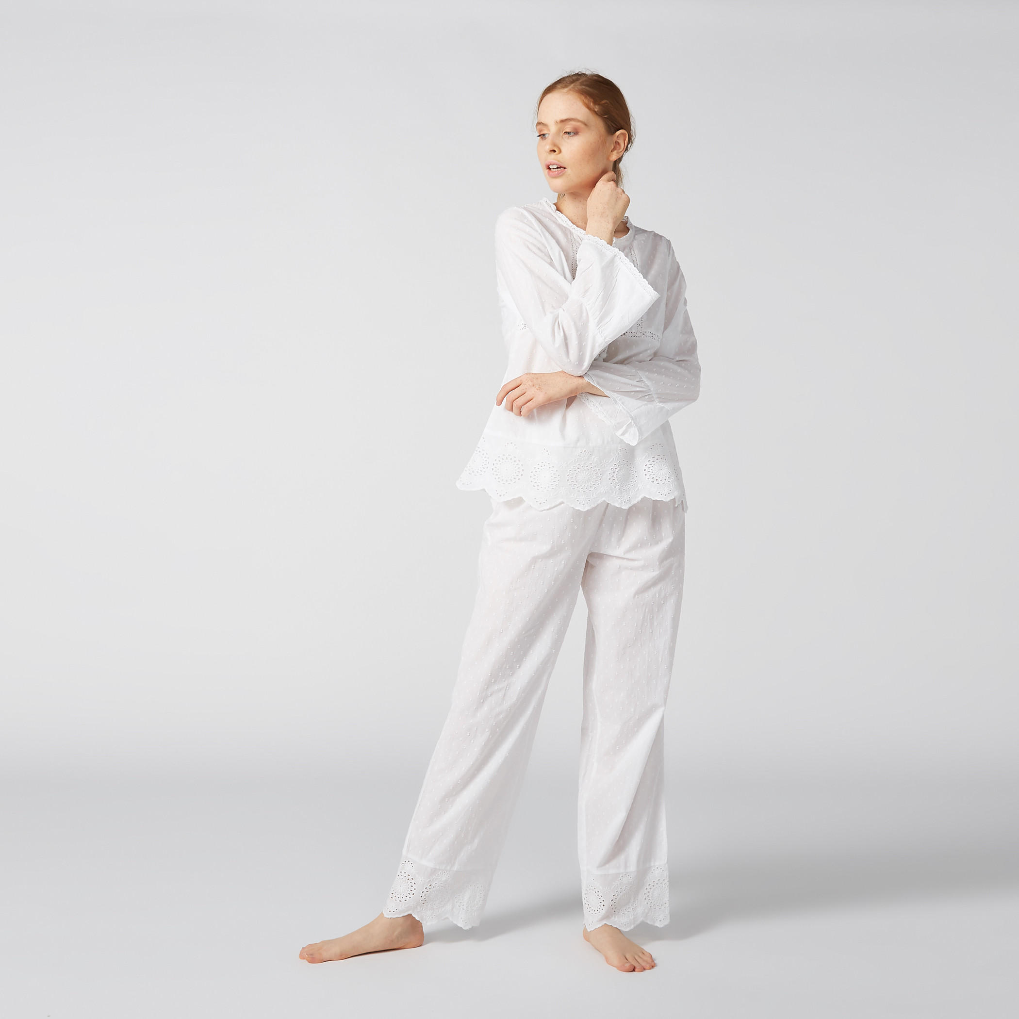 طقم بنطال بيجاما وبلوزة شيفلي بياقة مستديرة وتفاصيل دانتيل-women-clothing-nightwear-pyjamas-longsets-image-2