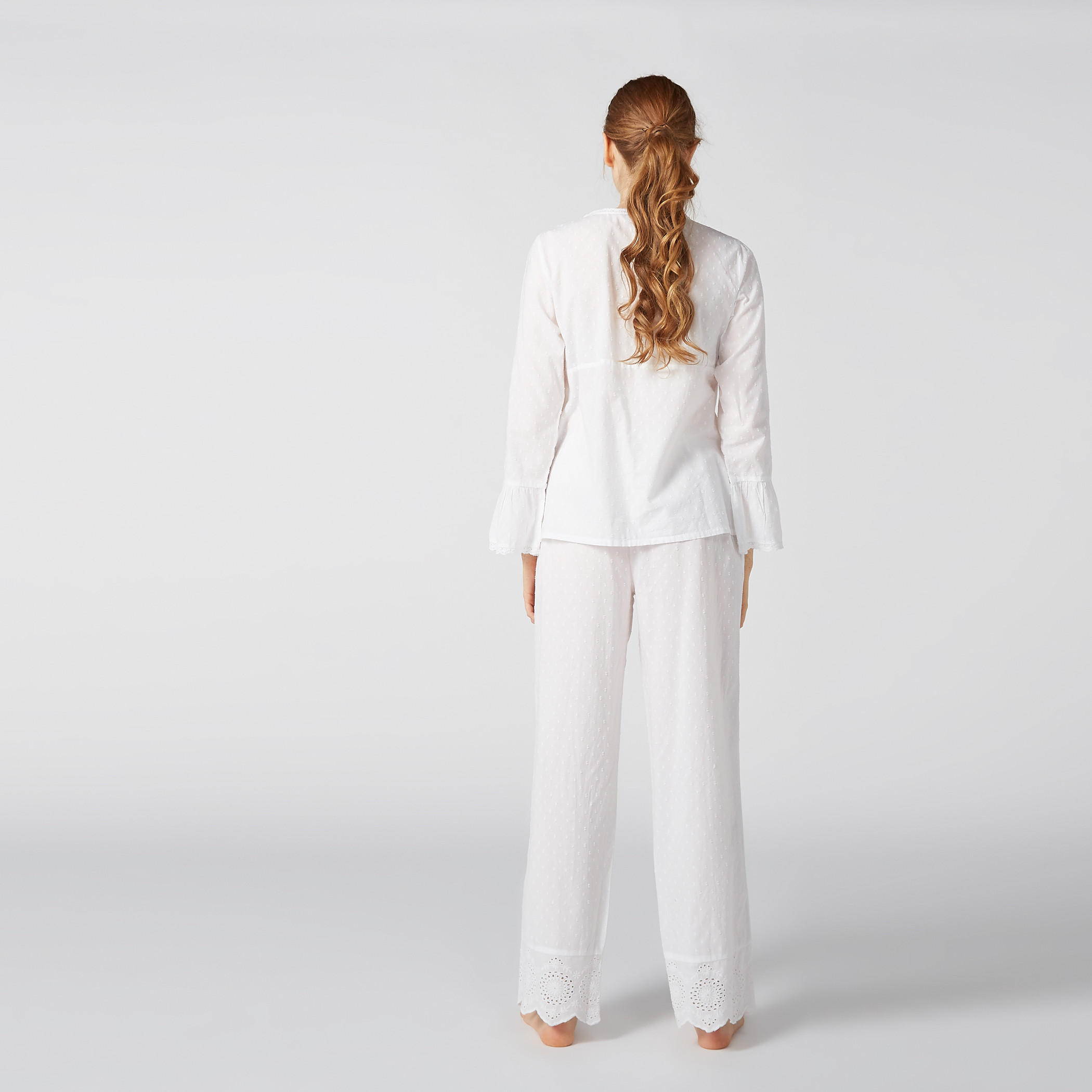 طقم بنطال بيجاما وبلوزة شيفلي بياقة مستديرة وتفاصيل دانتيل-women-clothing-nightwear-pyjamas-longsets-image-3