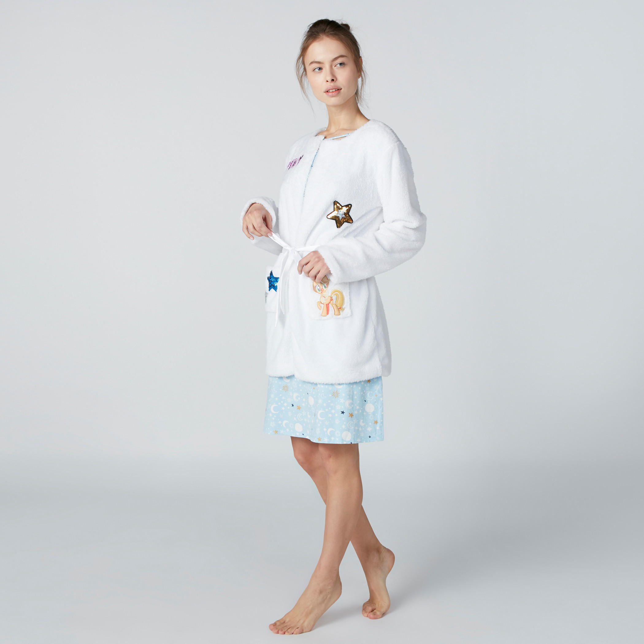 روب قطيفة بأكمام طويلة وحزام رباط وتفاصيل ترتر-women-clothing-nightwear-robes-image-4