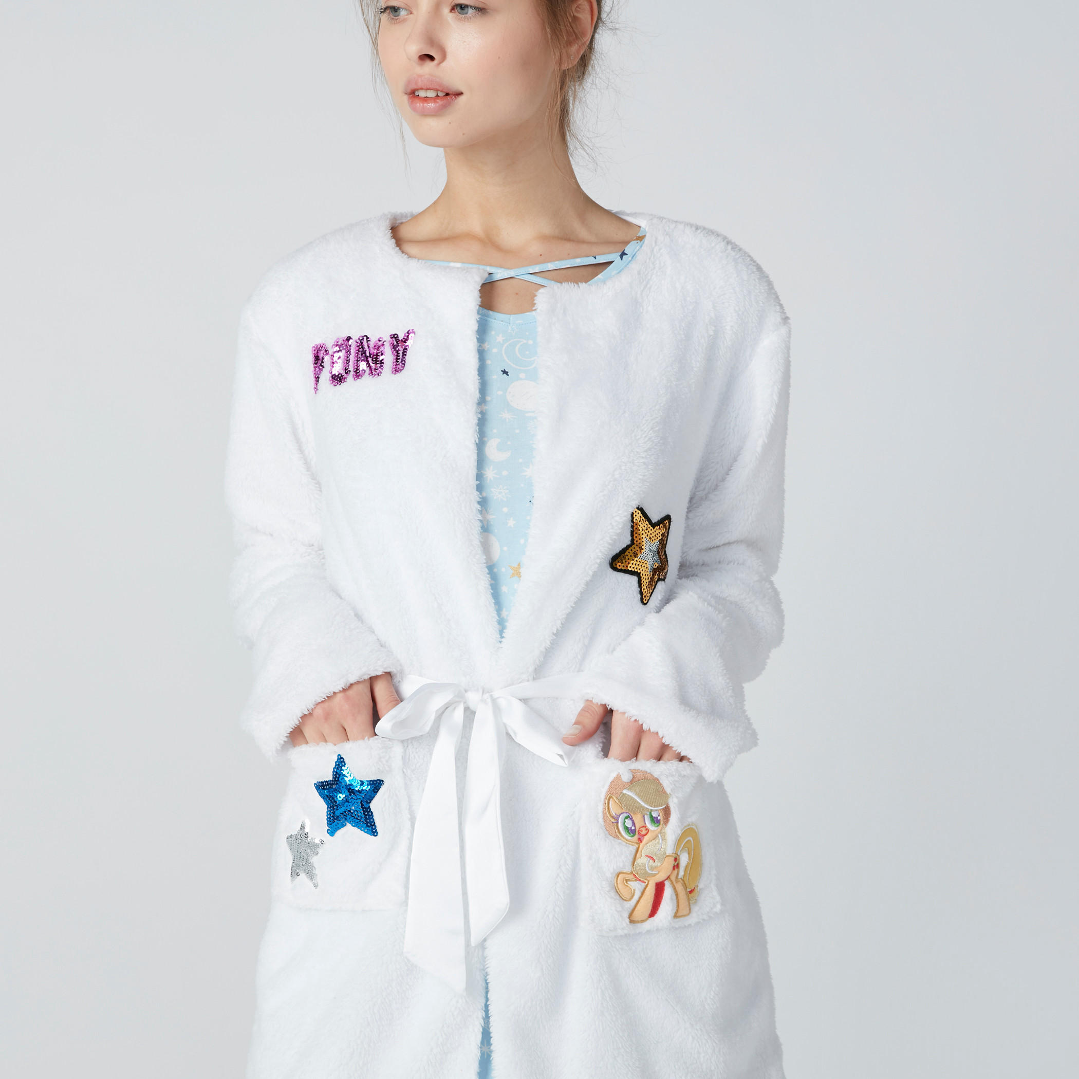 روب قطيفة بأكمام طويلة وحزام رباط وتفاصيل ترتر-women-clothing-nightwear-robes-image-5