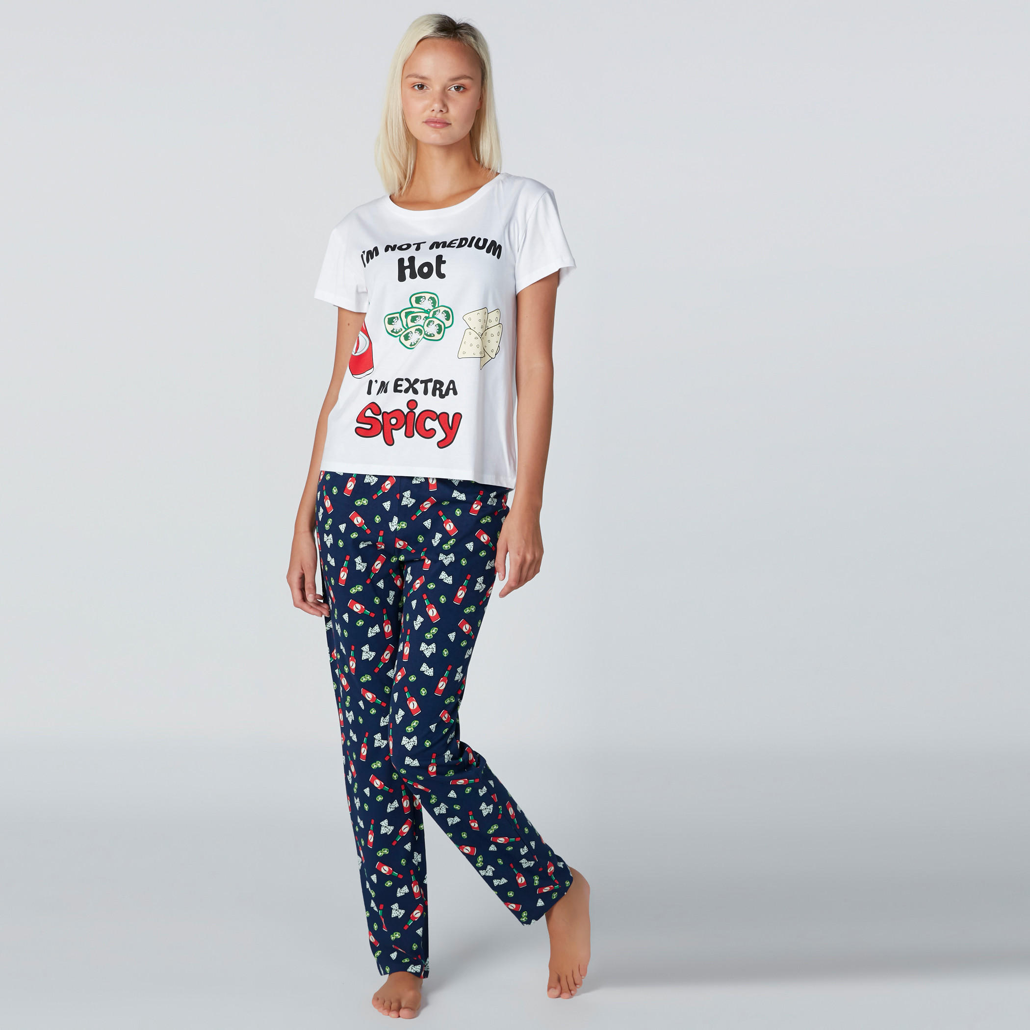 طقم بنطال بيجاما وتيشيرت بأكمام قصيرة وطبعات-women-clothing-nightwear-pyjamas-longsets-image-1