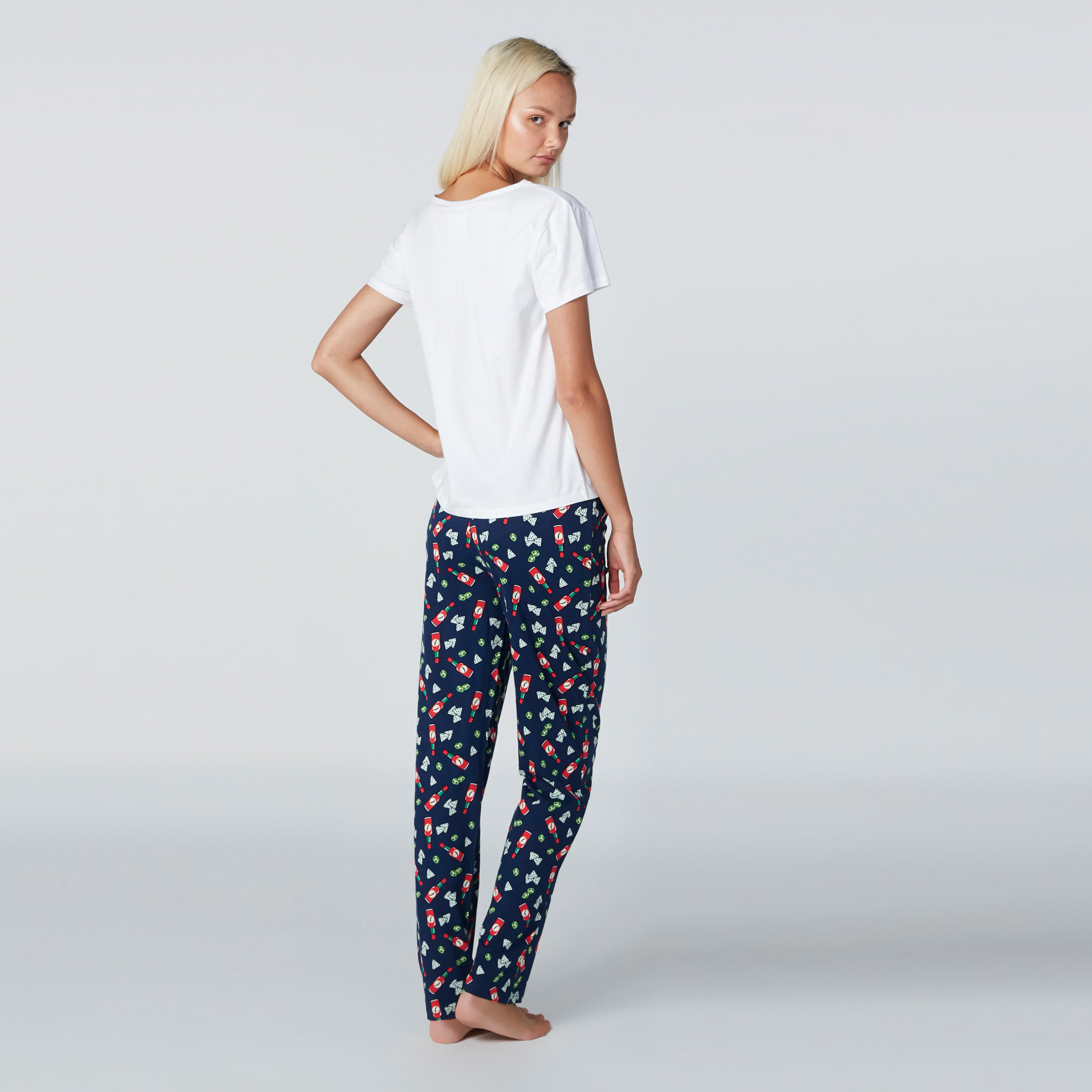 طقم بنطال بيجاما وتيشيرت بأكمام قصيرة وطبعات-women-clothing-nightwear-pyjamas-longsets-image-2