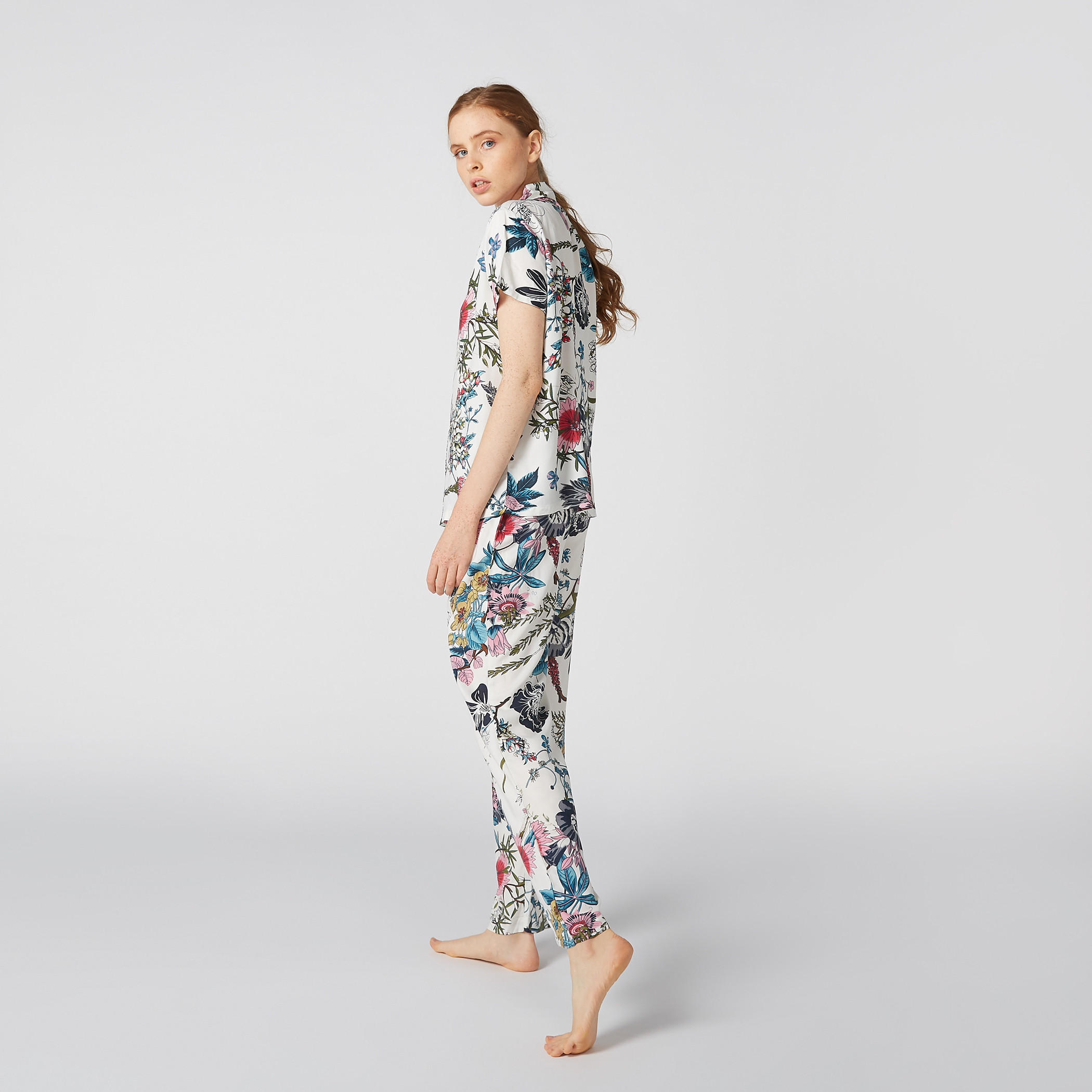 طقم بنطال بيجاما وقميص بأكمام قصيرة وطبعات-women-clothing-nightwear-pyjamas-longsets-image-3