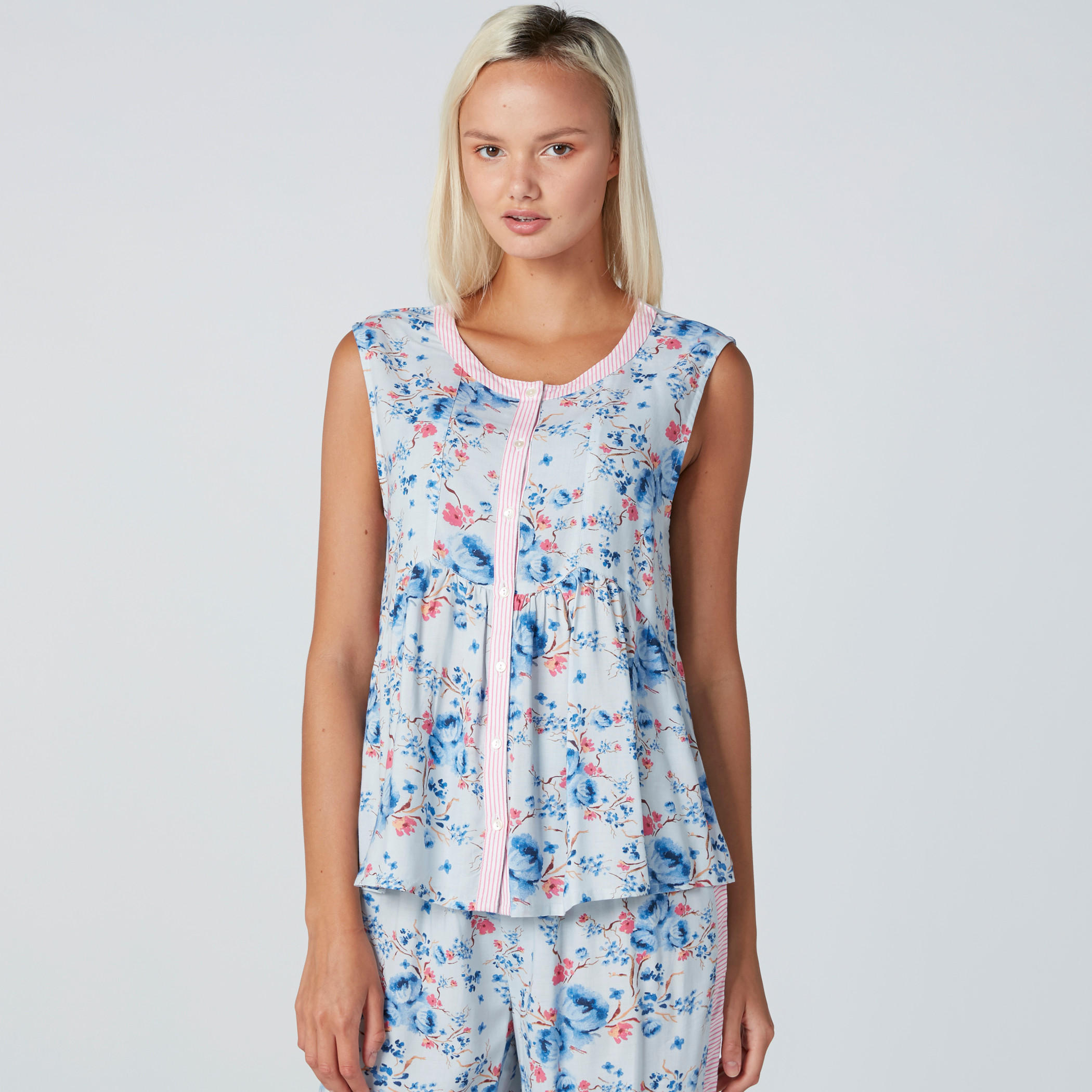 طقم قميص دون أكمام بطبعات زهرية وبنطال بيجاما-women-clothing-nightwear-pyjamas-longsets-image-3