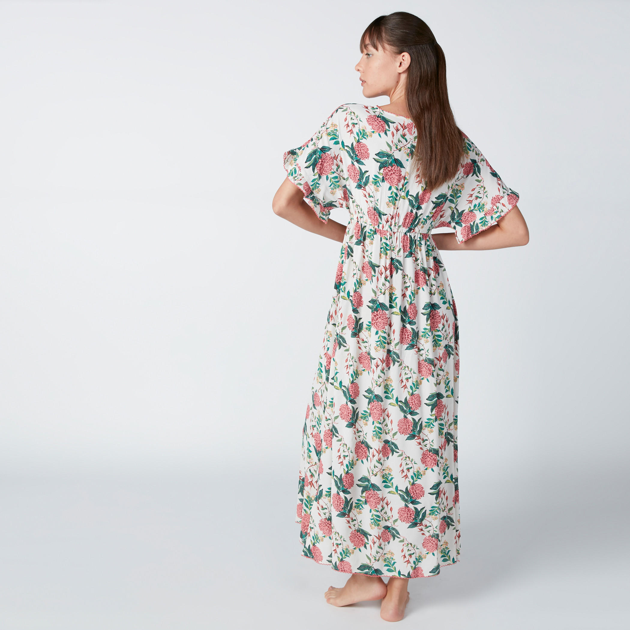 قميص نوم طويل بياقة V وأكمام واسعة وطبعات-women-clothing-nightwear-nighties-image-2