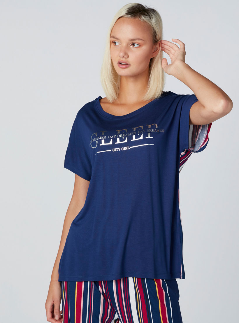 طقم مكوّن من بيجاما وتيشيرت بنقش مطبوع بِأكمام قصيرة-women-clothing-nightwear-pyjamas-longsets-image-2