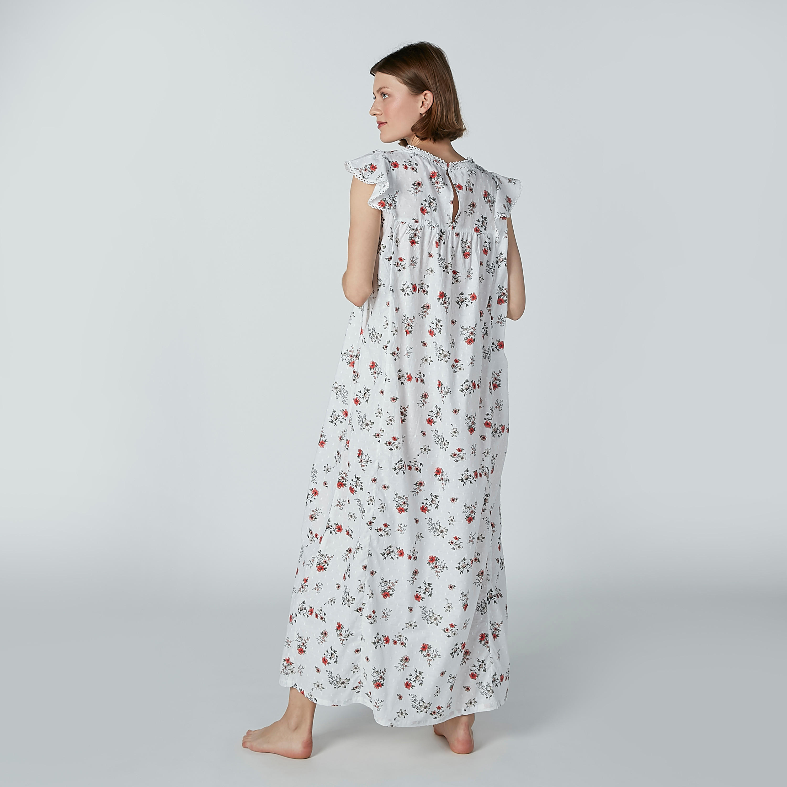 قميص نوم بتفاصيل دانتيل وكشكش وطبعات-women-clothing-nightwear-nighties-image-2