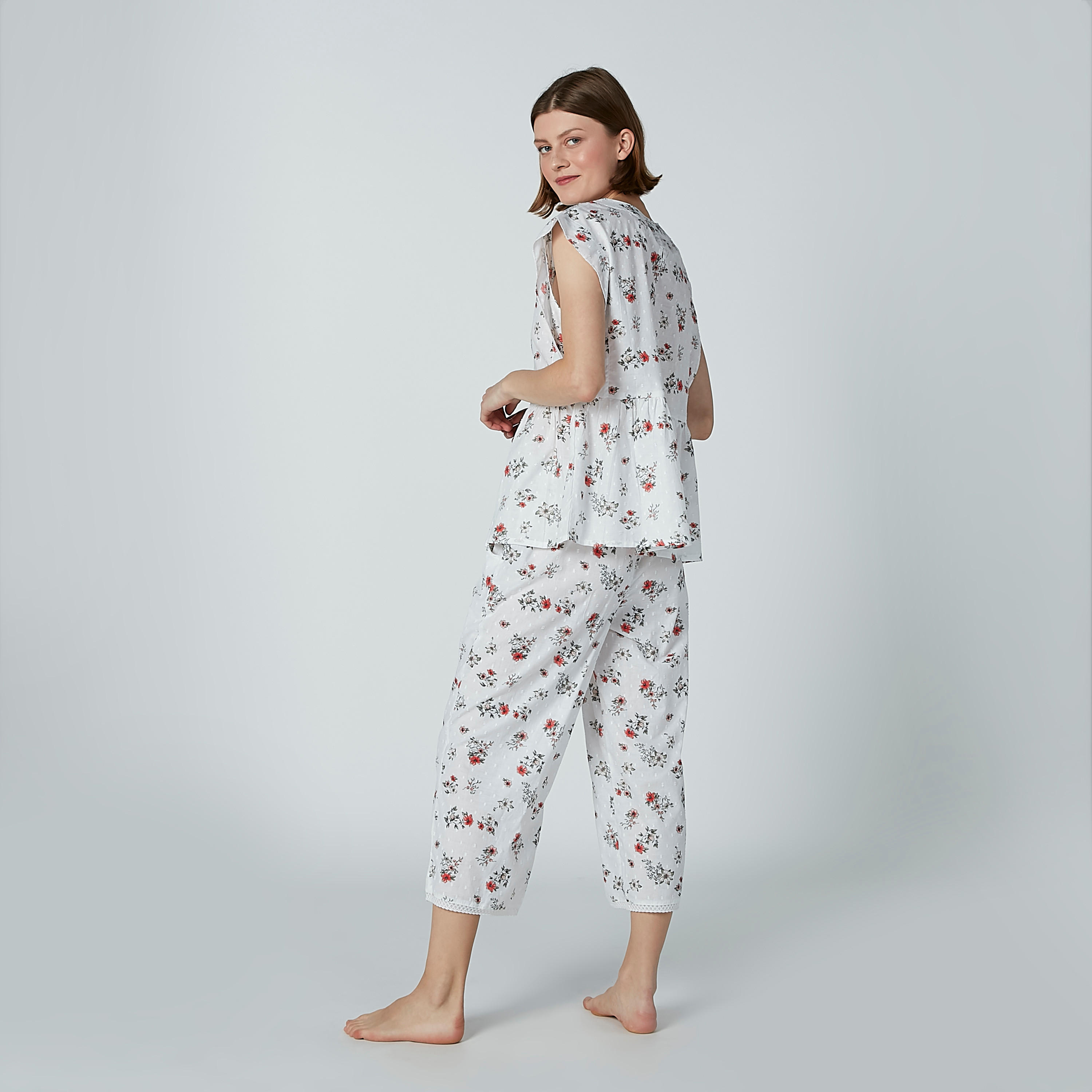 Printed Sleeveless Top with Pocket Detail Capris-women-clothing-nightwear-pyjamas-longsets-image-4