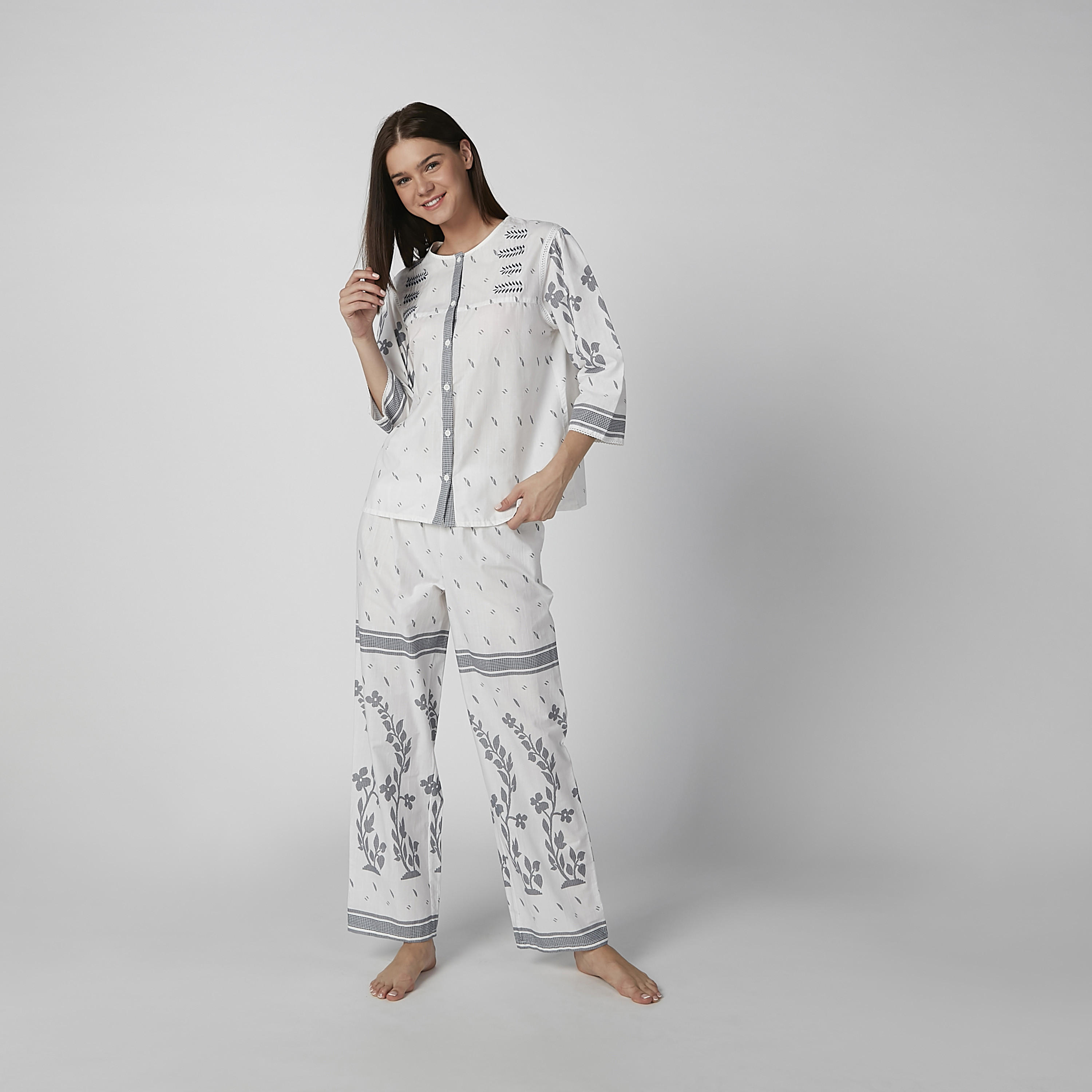 طقم بيجاما تيشيرت بأكمام 3/4 وبنطال طويل بطبعات-women-clothing-nightwear-pyjamas-longsets-image-1
