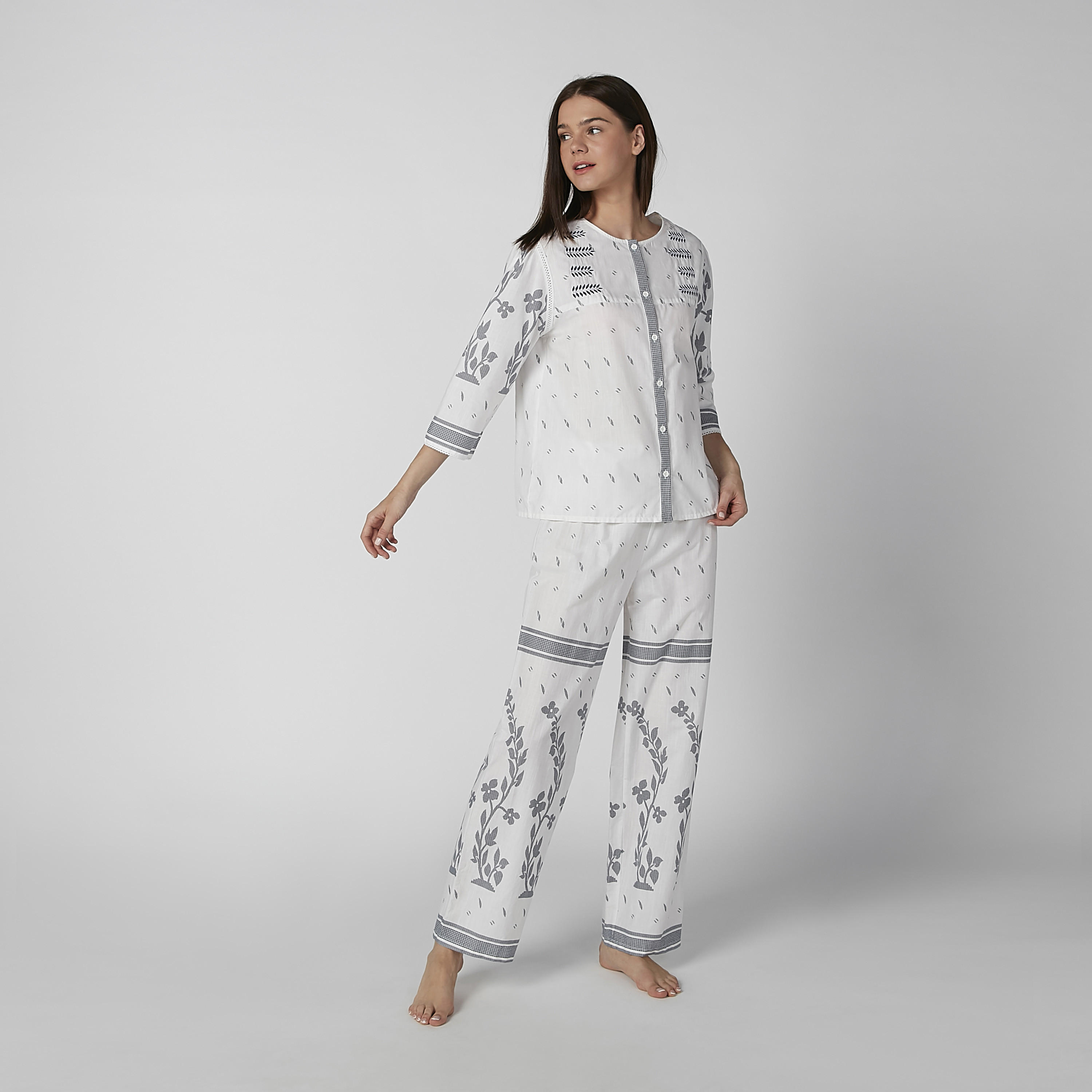 طقم بيجاما تيشيرت بأكمام 3/4 وبنطال طويل بطبعات-women-clothing-nightwear-pyjamas-longsets-image-4