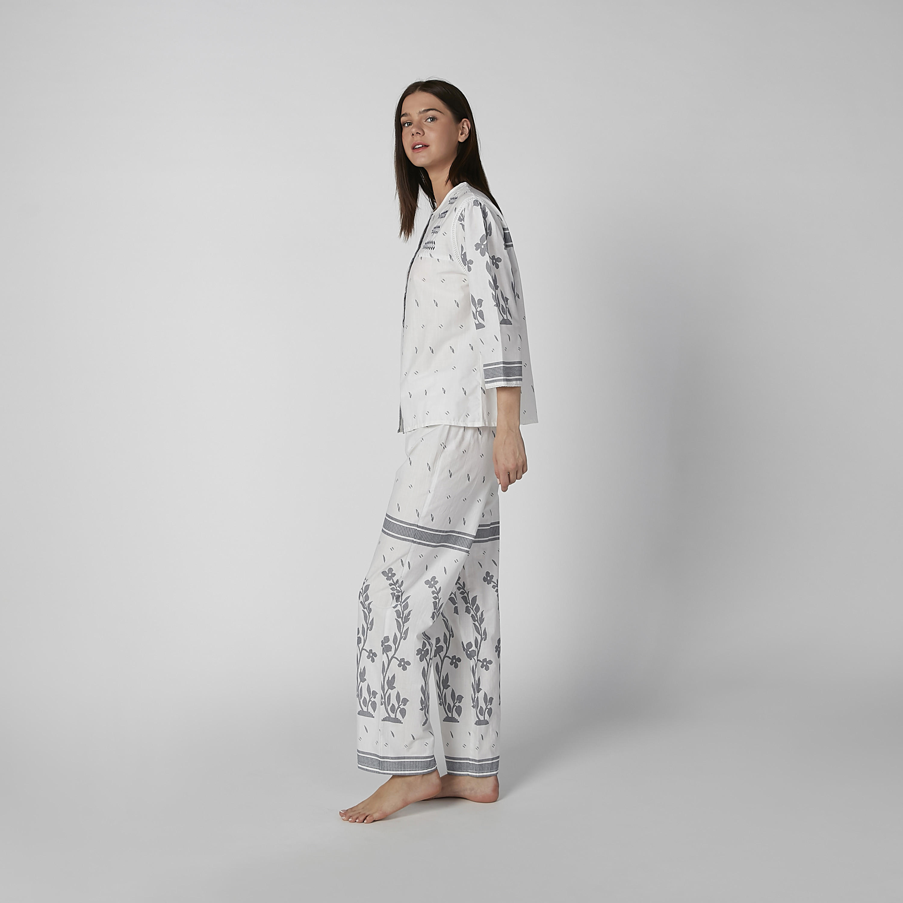 طقم بيجاما تيشيرت بأكمام 3/4 وبنطال طويل بطبعات-women-clothing-nightwear-pyjamas-longsets-image-5