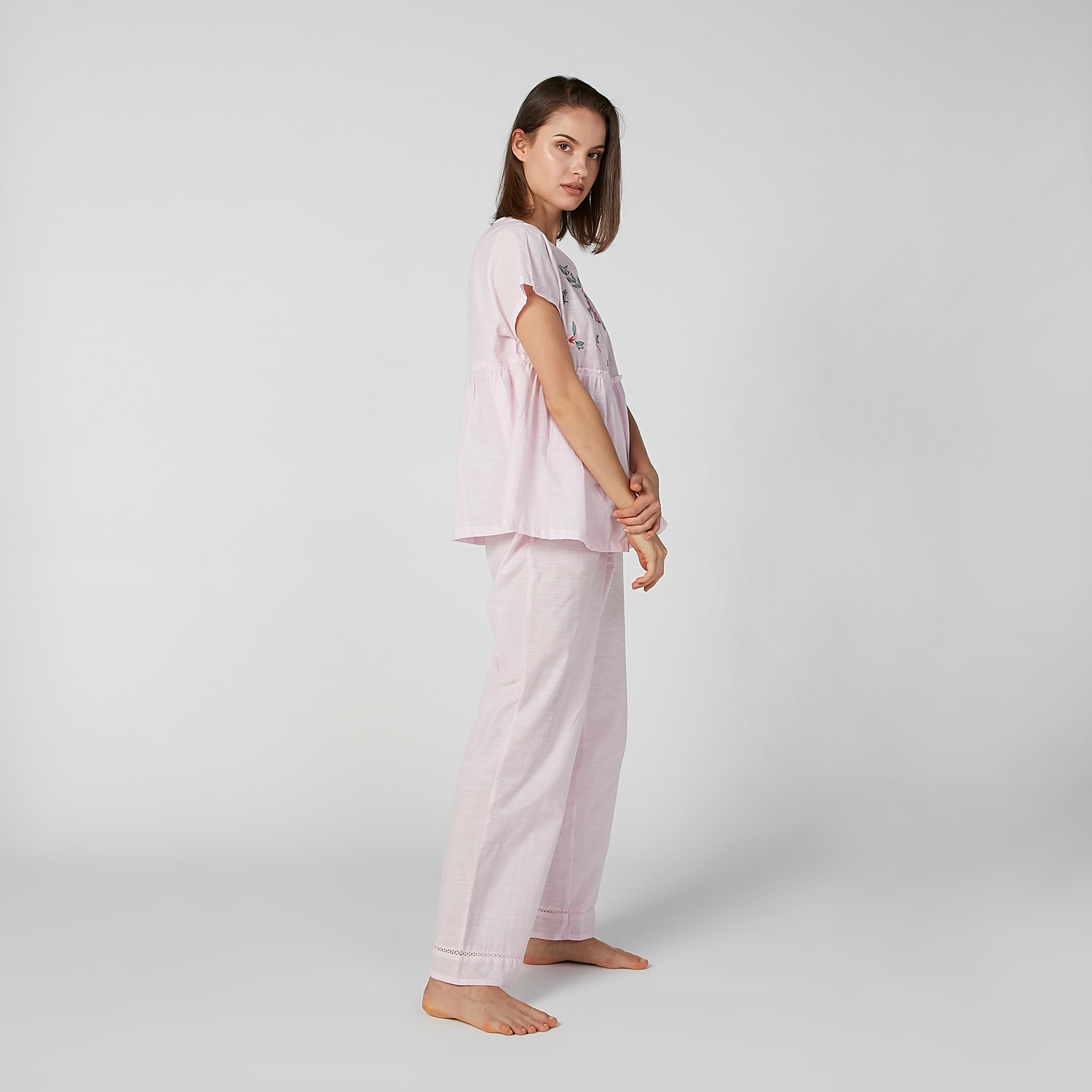 طقم بنطال بيجاما طويل وبلوزة مطرّزة-women-clothing-nightwear-pyjamas-longsets-image-4