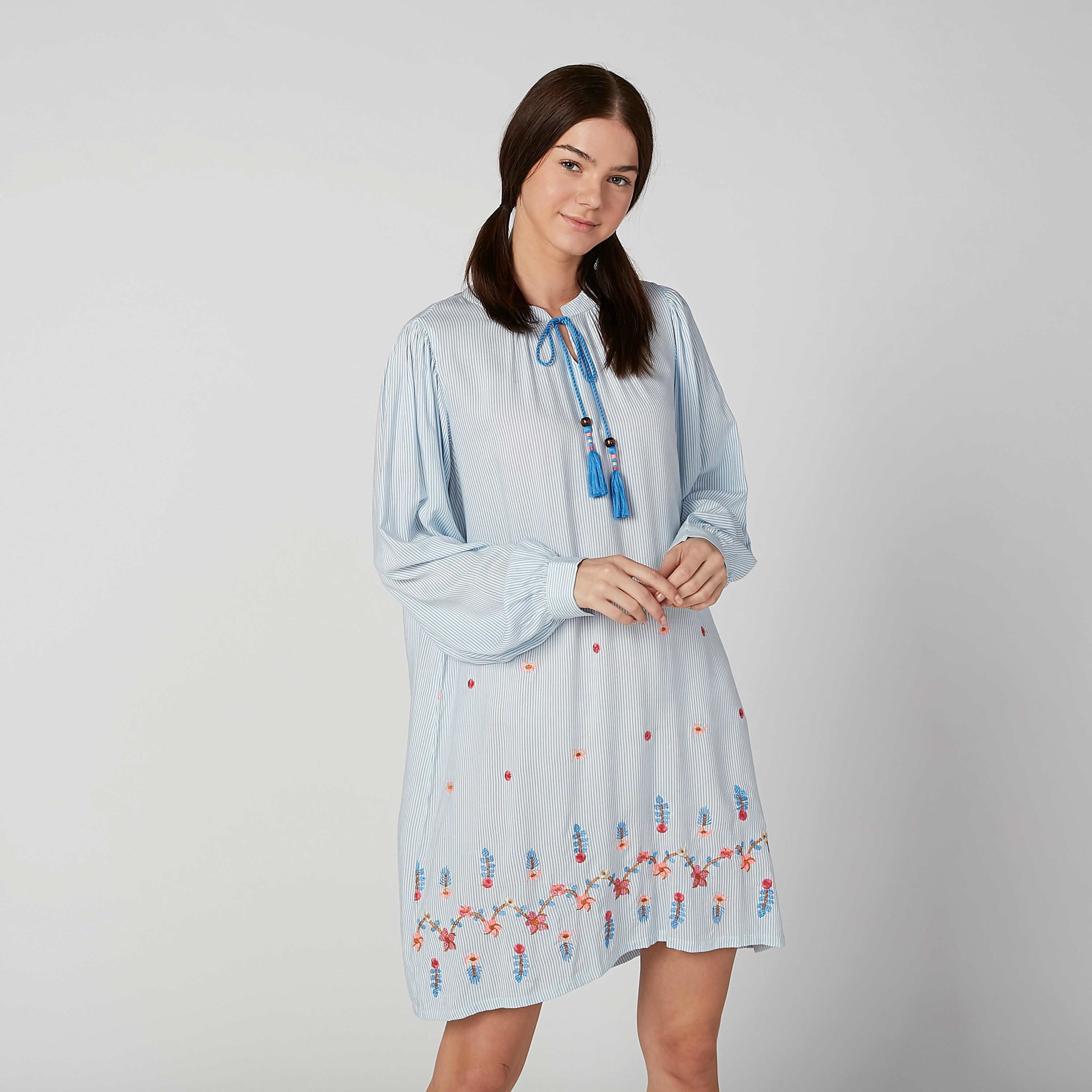 قميص نوم مقلّم بأكمام طويلة وأربطة-women-clothing-nightwear-nighties-image-1