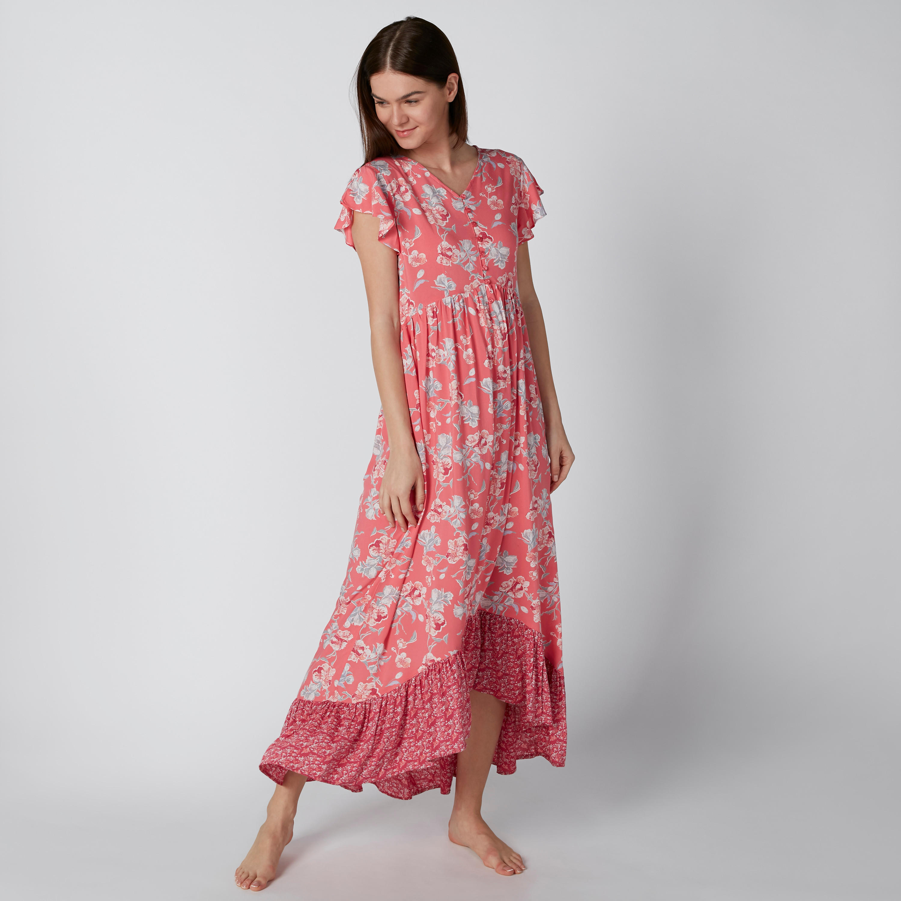 قميص نوم بأكمام كشكش وحواف غير مستوية وطبعات زهرية-women-clothing-nightwear-nighties-image-1