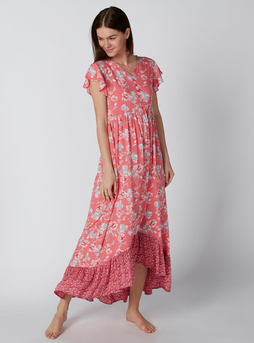 قميص نوم بأكمام كشكش وحواف غير مستوية وطبعات زهرية-women-clothing-nightwear-nighties-image-1