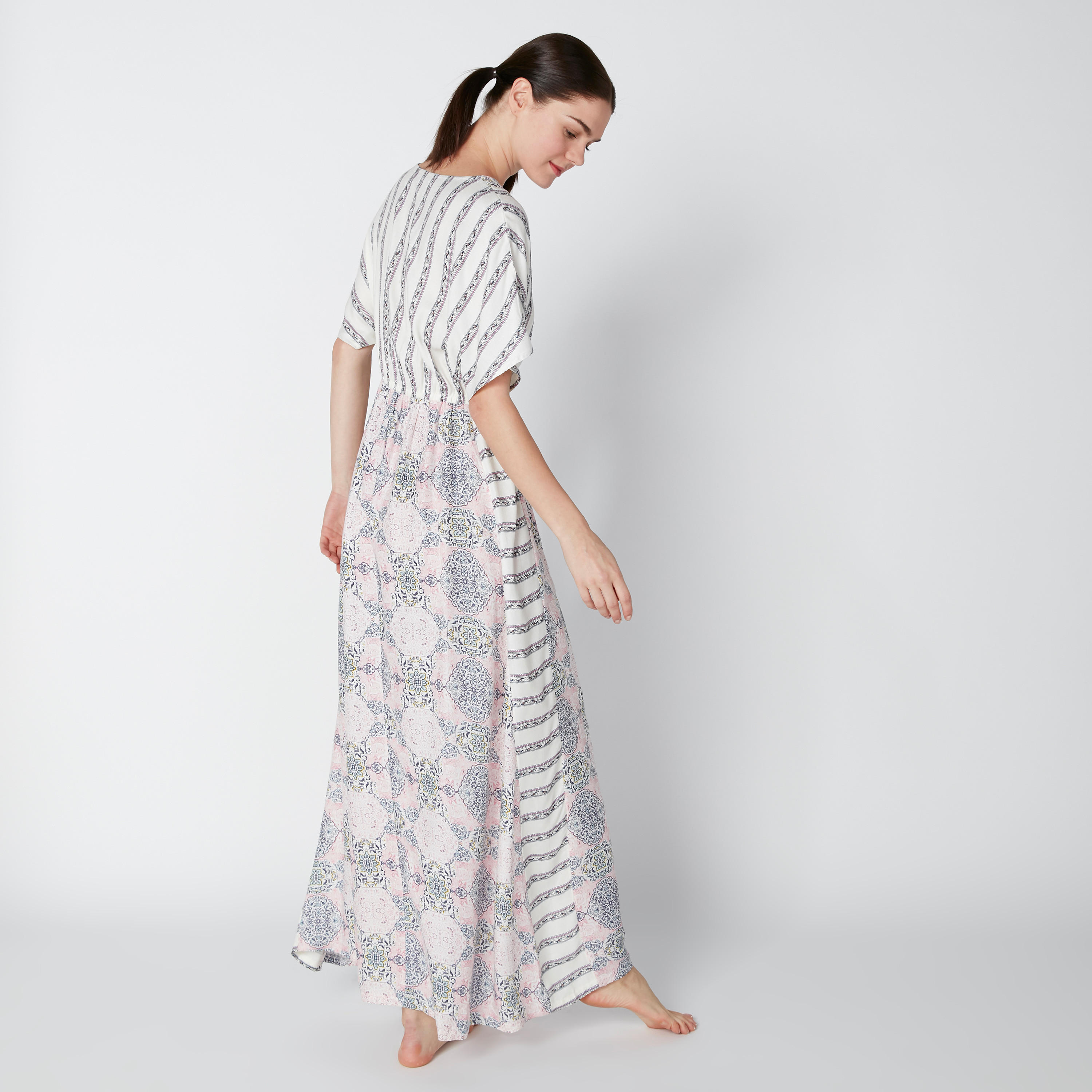 قميص نوم بياقة V ورباط وطبعات-women-clothing-nightwear-nighties-image-2