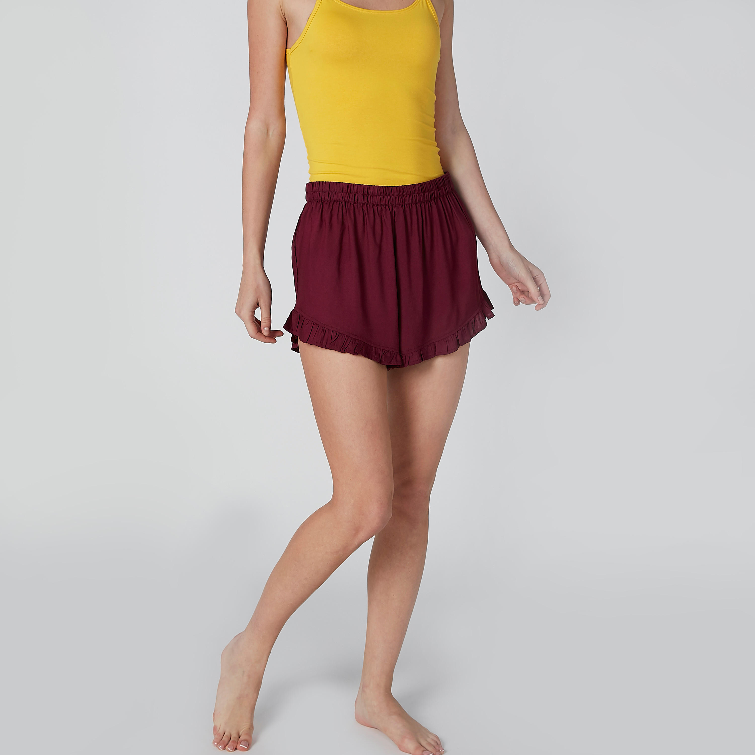 شورت بخصر مطّاطي وتفاصيل كشكش - طقم من قطعتين-women-clothing-nightwear-pyjamas-bottoms-image-4