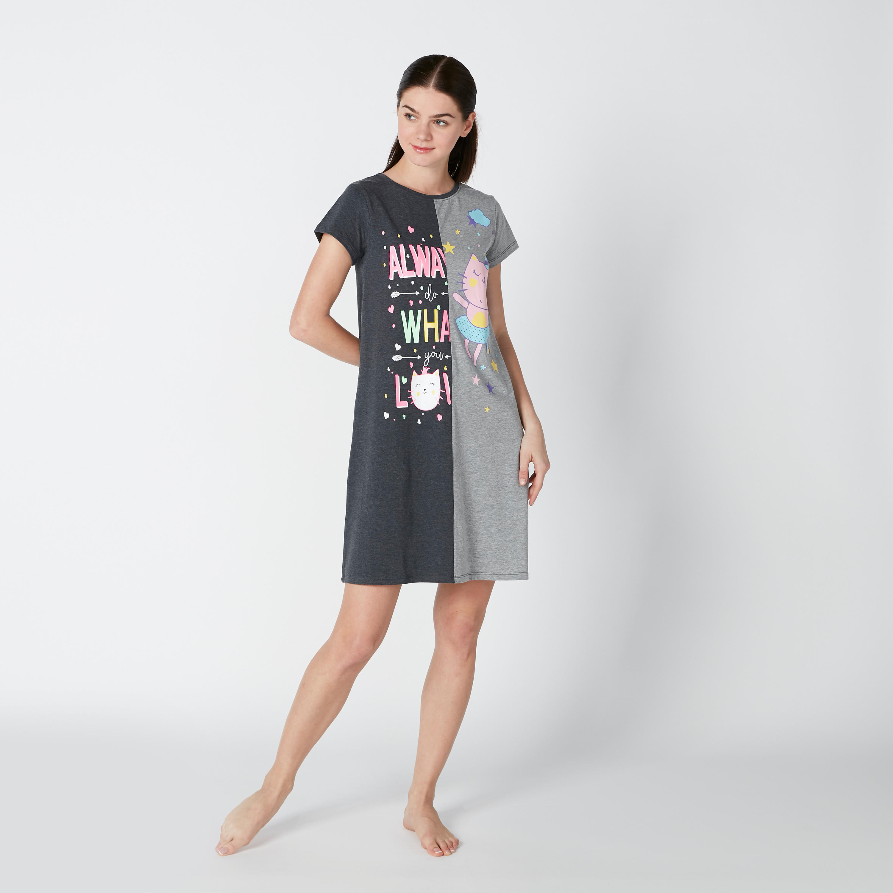 قميص نوم بأكمام قصيرة وطبعات - طقم من قطعتين-women-clothing-nightwear-nighties-image-3