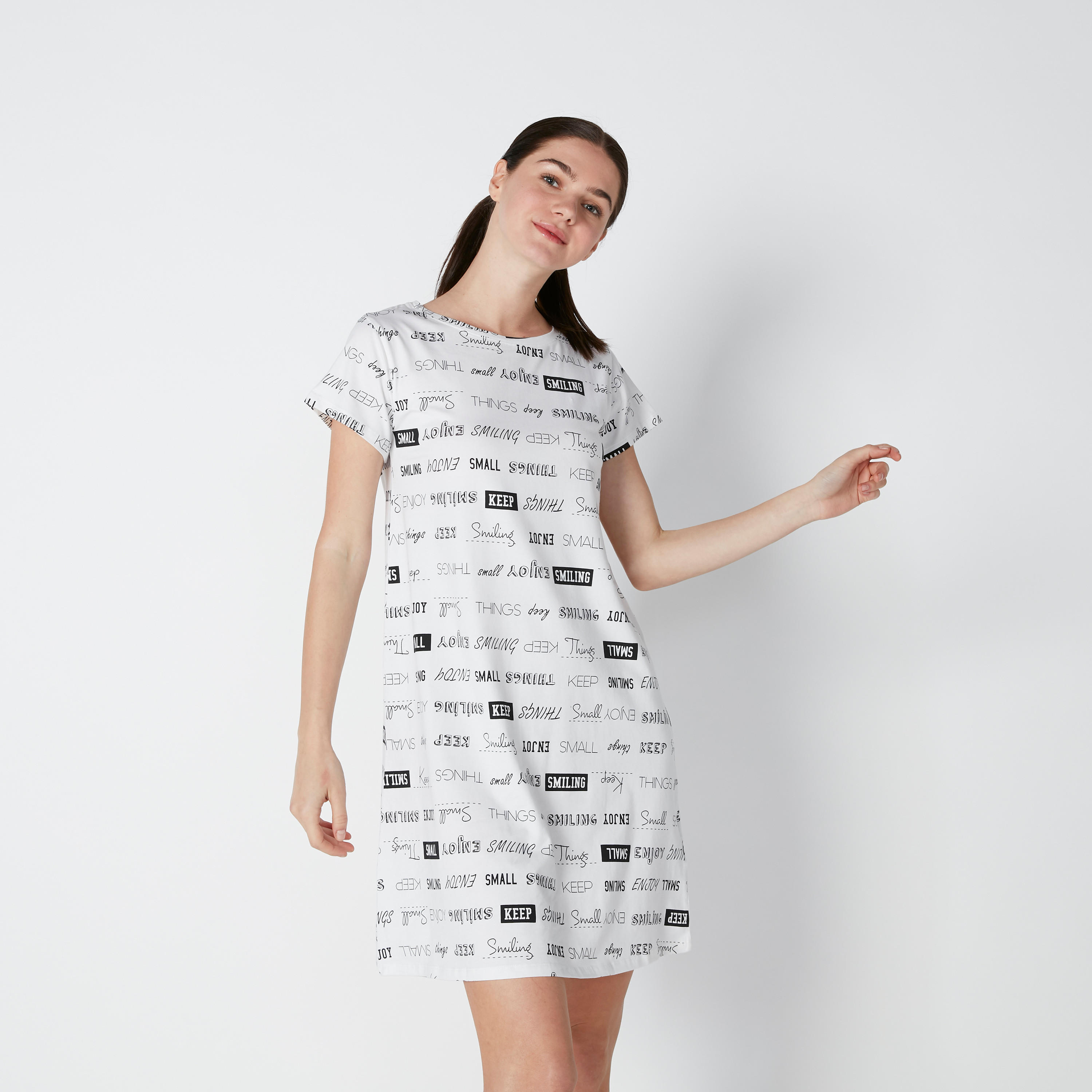 قميص نوم بأكمام قصيرة وطبعات - طقم من قطعتين-women-clothing-nightwear-nighties-image-6