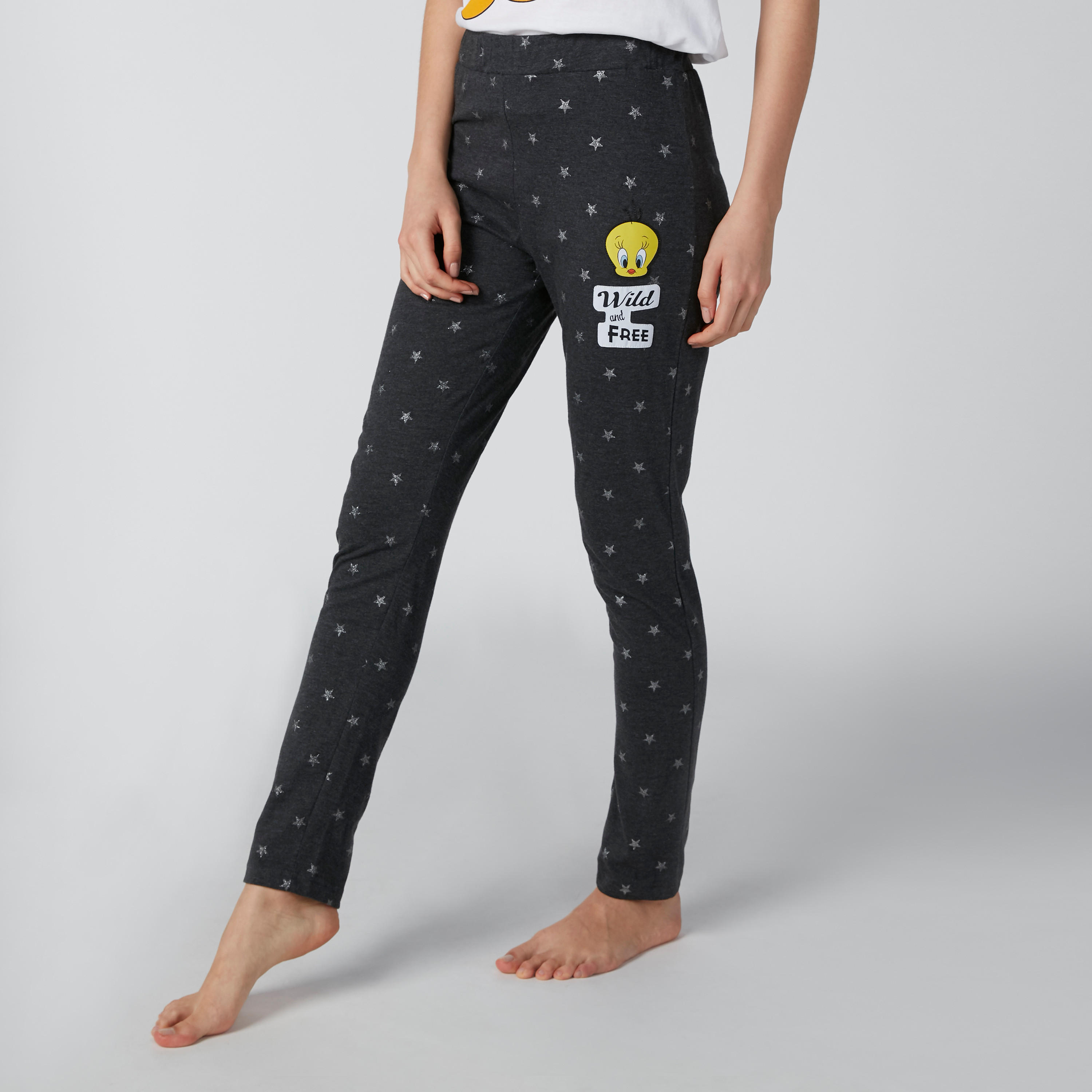 طقم بنطال بيجاما وتيشيرت بطبعات جرافيك-women-clothing-nightwear-pyjamas-longsets-image-4