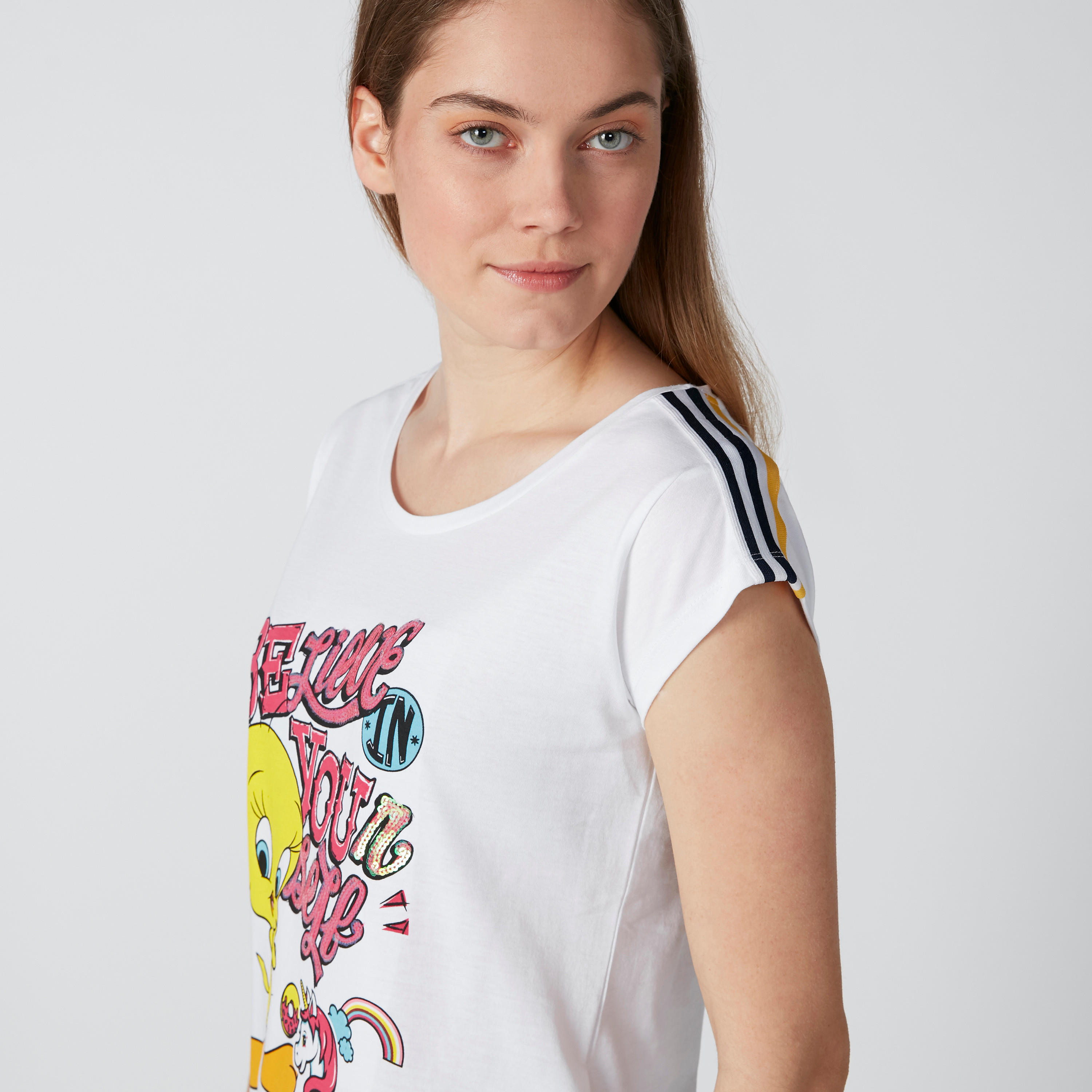 طقم بنطال بيجاما وتيشيرت بطبعات جرافيك-women-clothing-nightwear-pyjamas-longsets-image-5