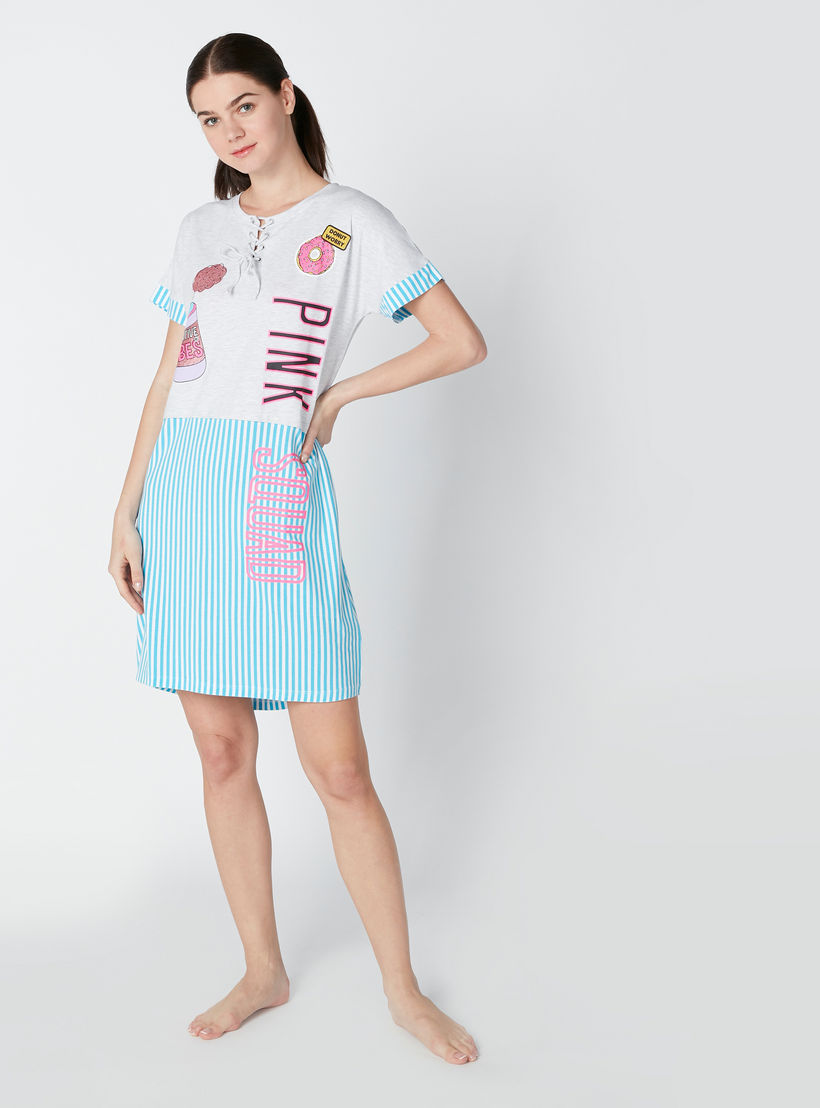 قميص نوم مستدام بأكمام قصيرة وأربطة وطبعات -women-clothing-nightwear-nighties-image-1