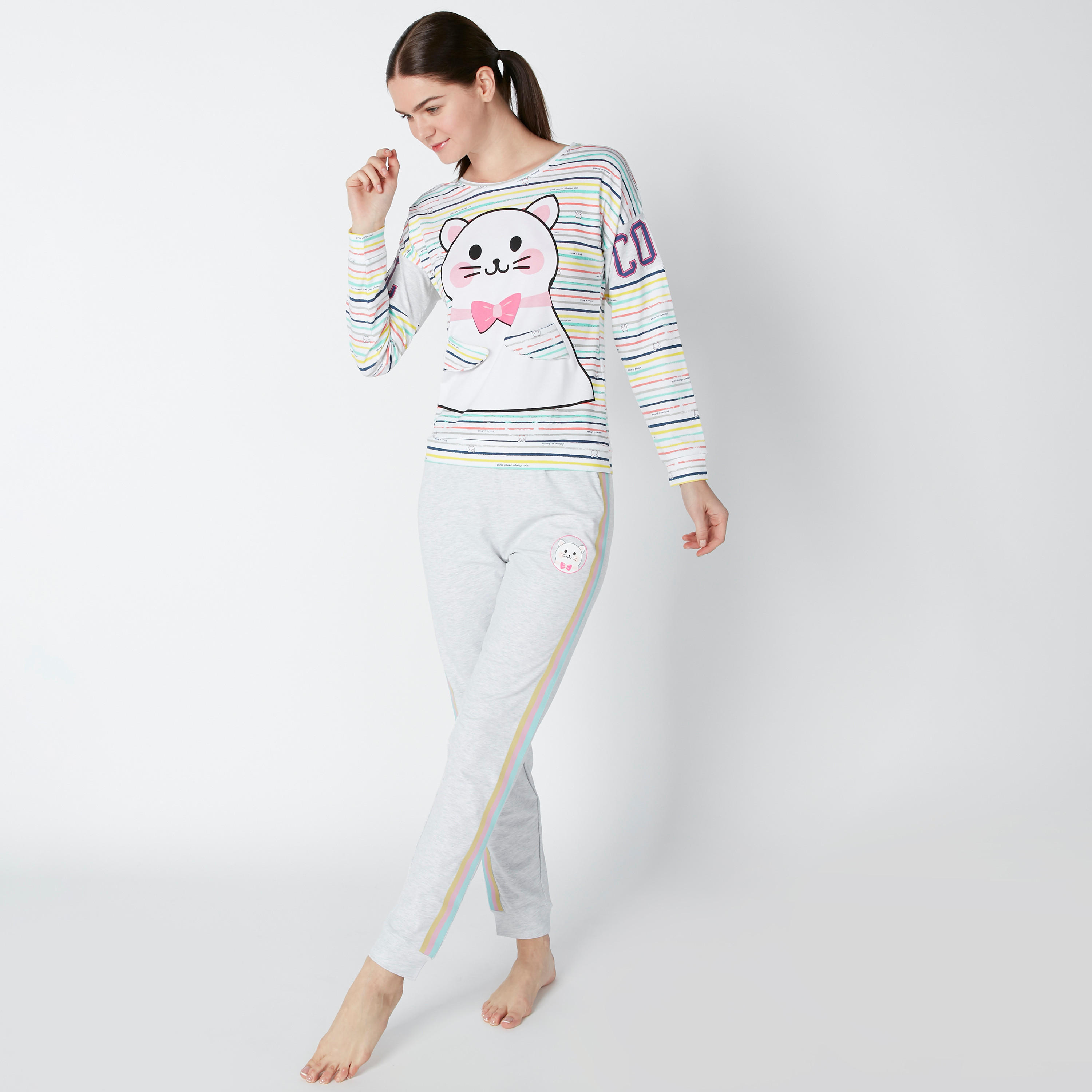 طقم مستدام من بنطلون رياضي وسويت شيرت مقلّم بأكمام طويلة-women-clothing-nightwear-pyjamas-longsets-image-3