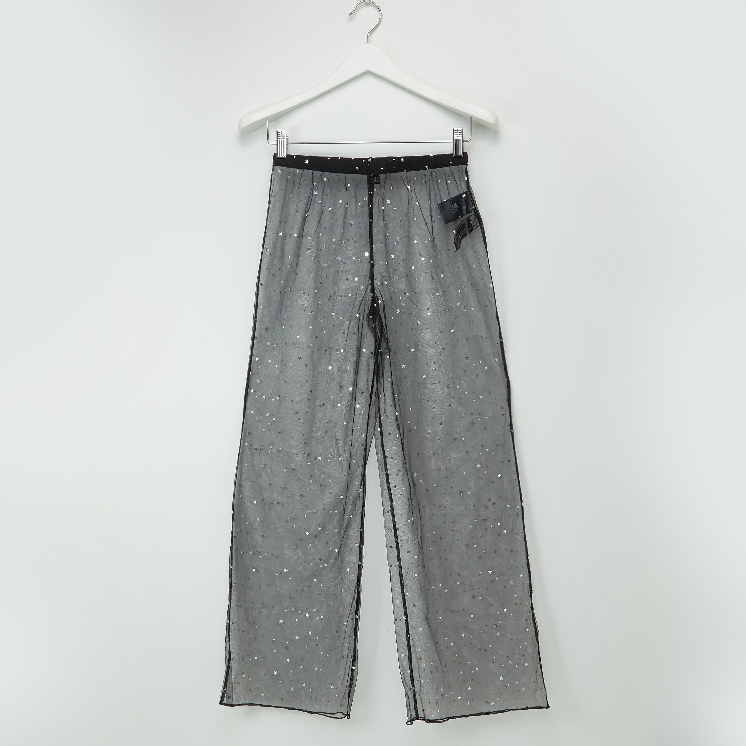 طقم بنطال بيجاما وبلوزة بحمالات رفيعة وتفاصيل دانتيل وطبعات-women-clothing-nightwear-pyjamas-longsets-image-4