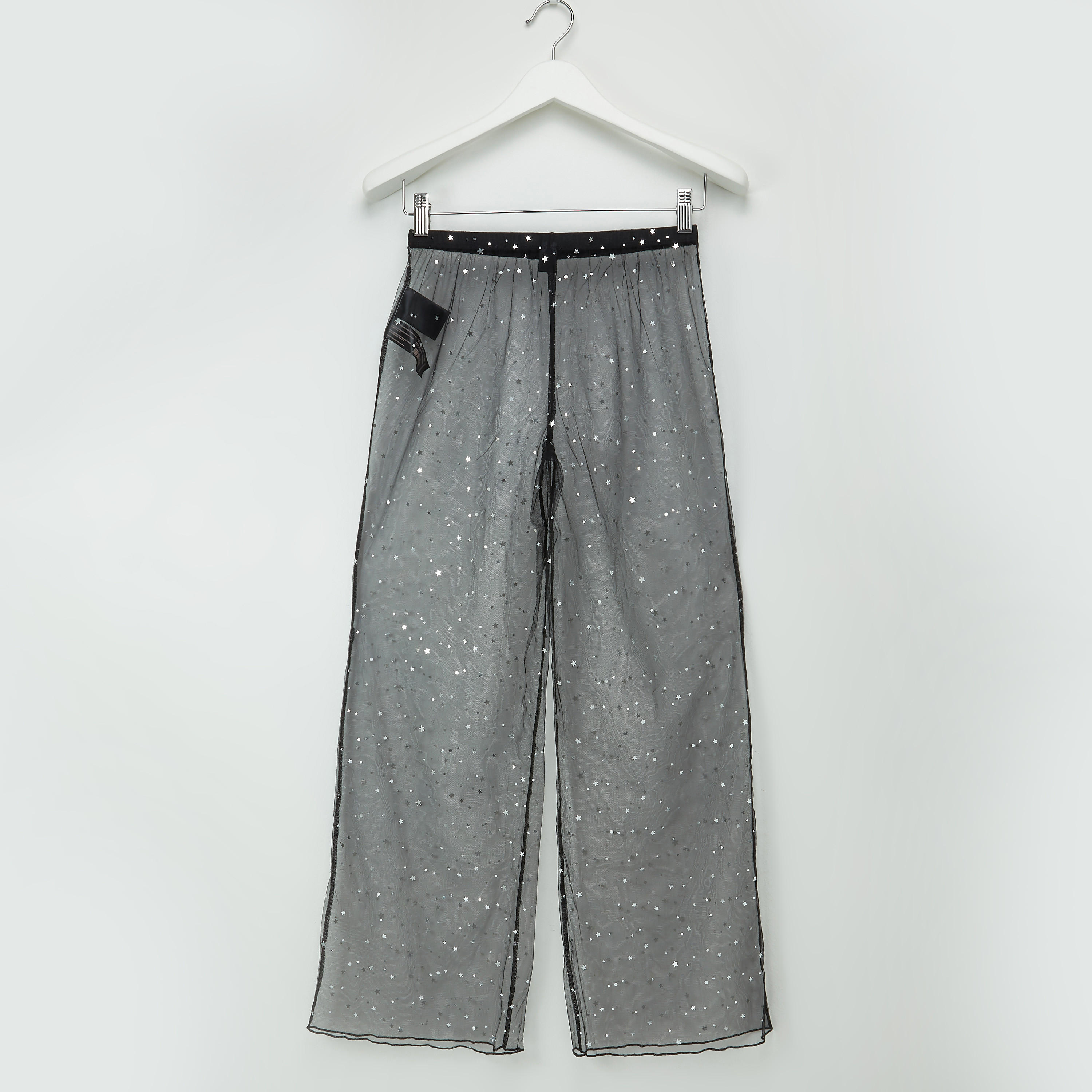 طقم بنطال بيجاما وبلوزة بحمالات رفيعة وتفاصيل دانتيل وطبعات-women-clothing-nightwear-pyjamas-longsets-image-5