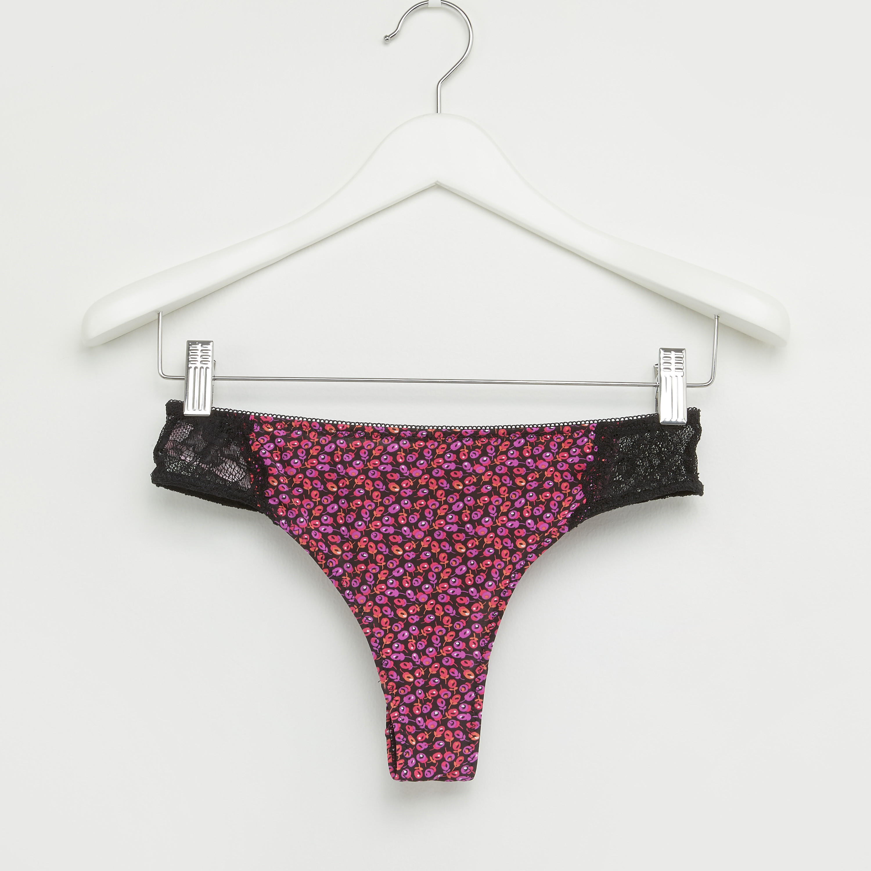 سراويل بيكيني بطبعات وتفاصيل دانتيل-women-clothing-lingerie-panties-image-2