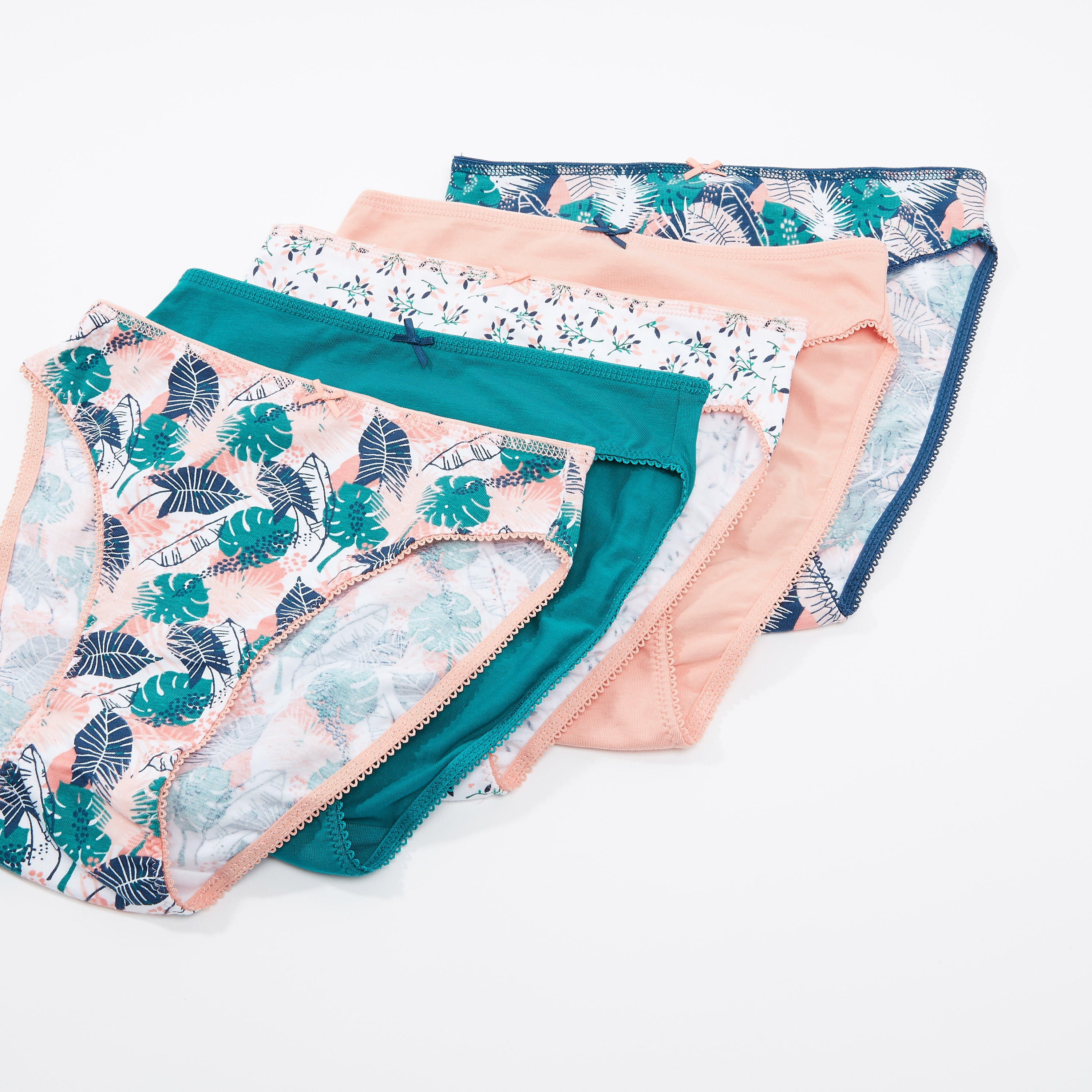 سراويل داخلية متنوعة بتفاصيل دانتيل - طقم من 5 قطع-women-clothing-lingerie-panties-image-1