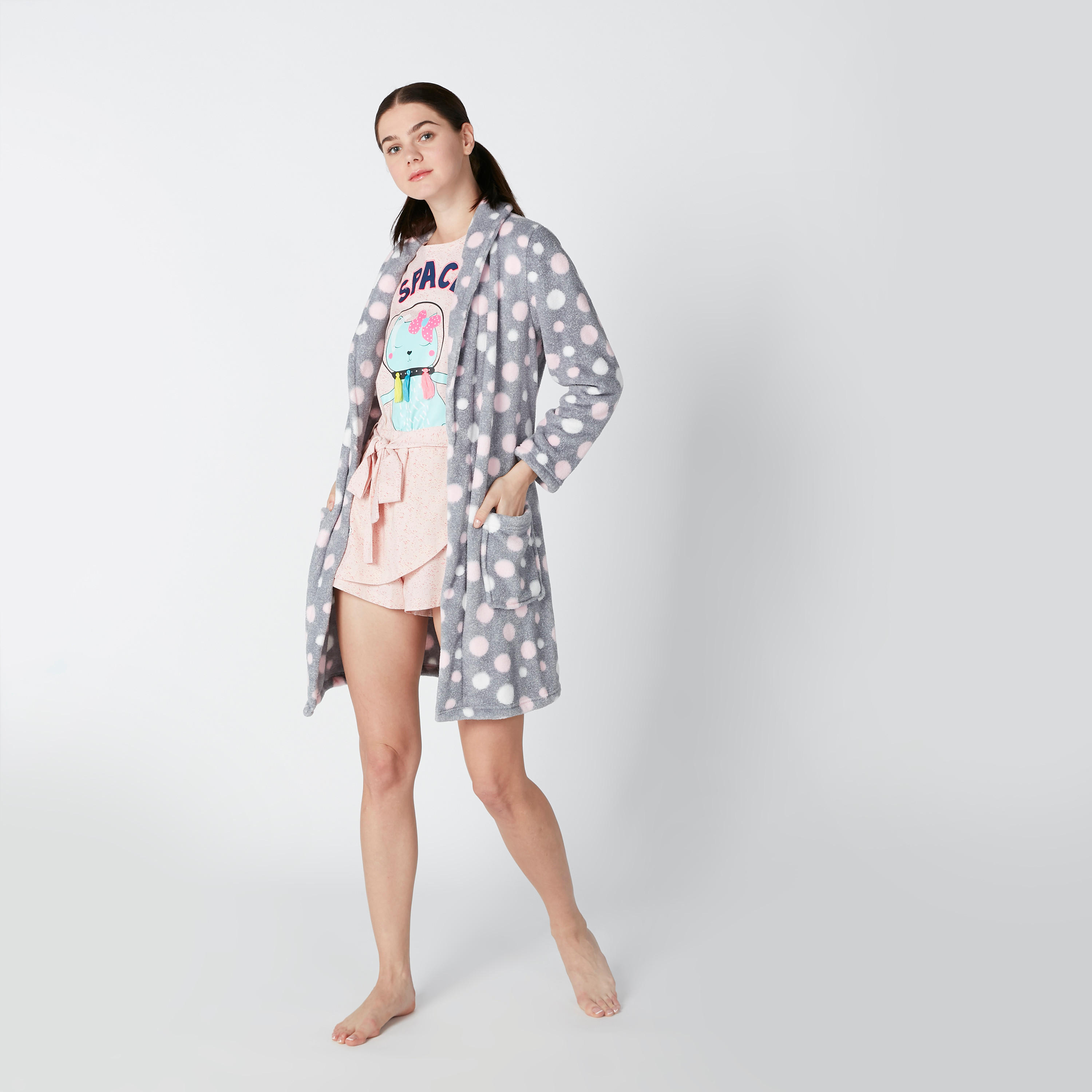 روب بأكمام طويلة وأربطة وطبعات منقّطة-women-clothing-nightwear-robes-image-1
