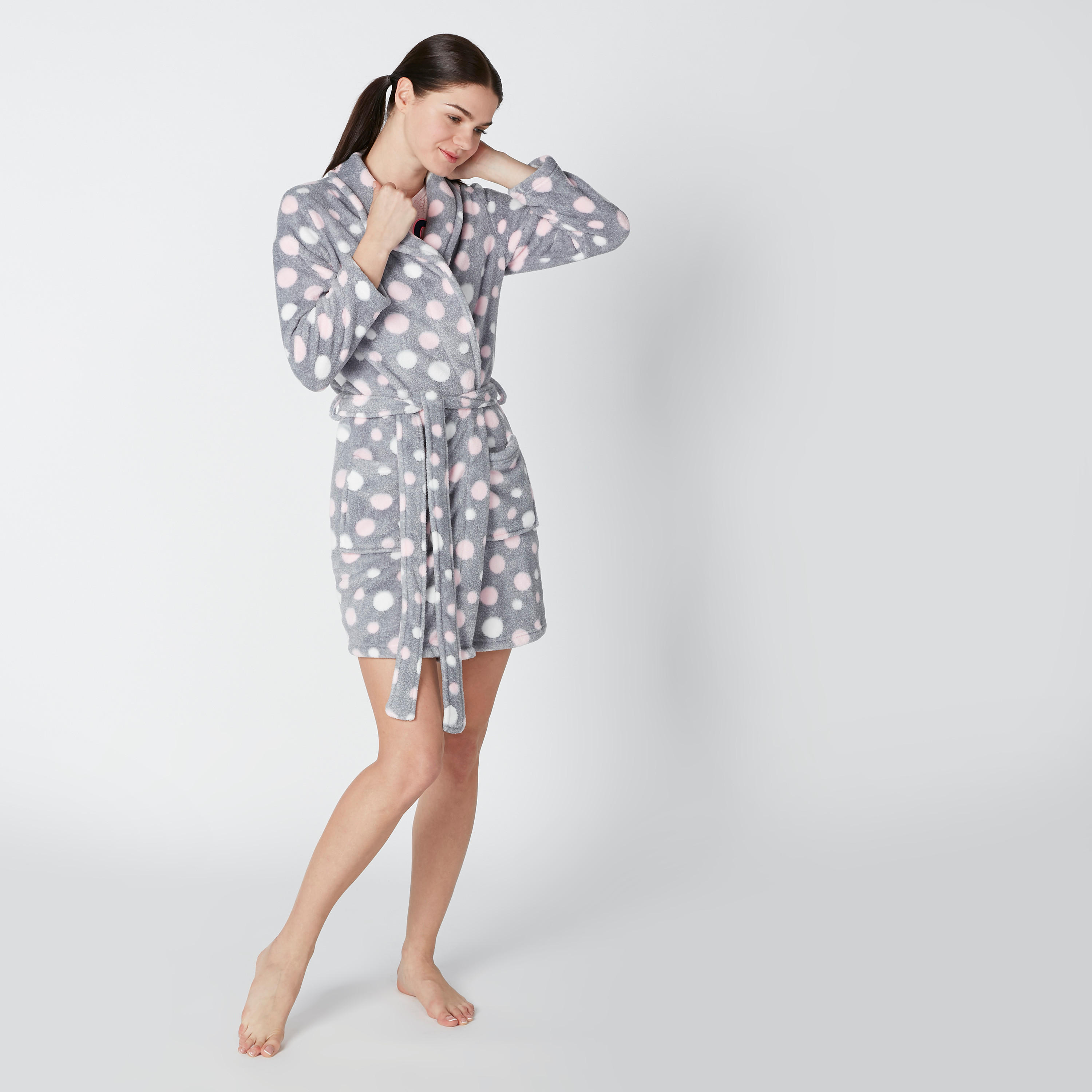 روب بأكمام طويلة وأربطة وطبعات منقّطة-women-clothing-nightwear-robes-image-3