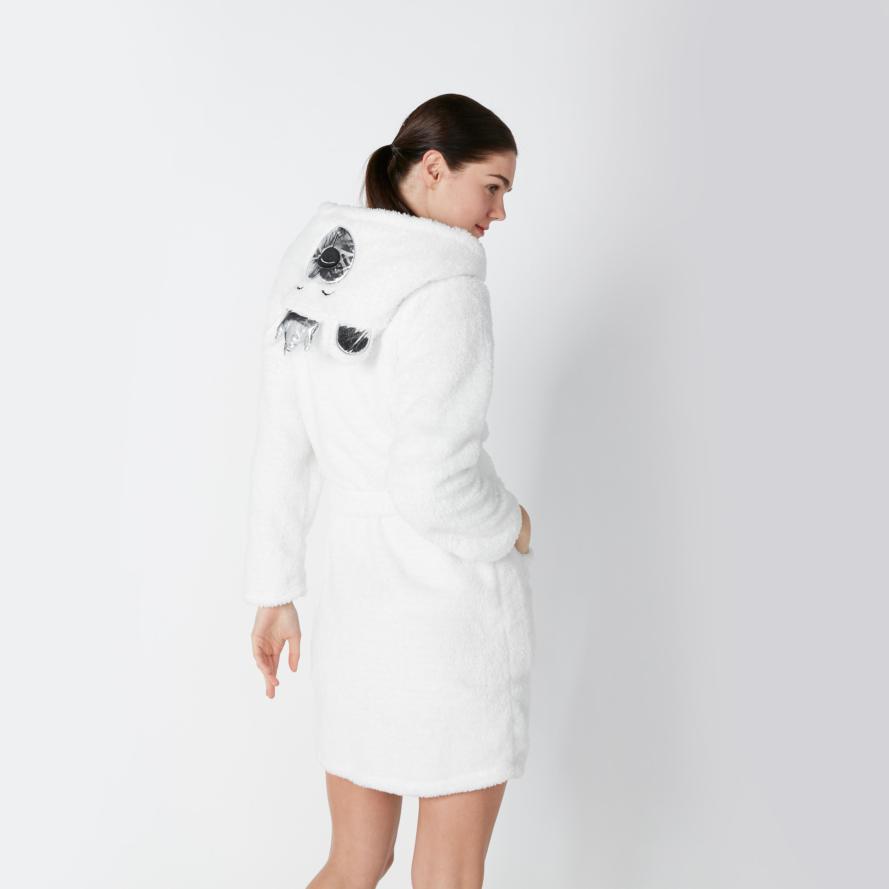 روب حمّام بقبّعة وتزيينات وحزام-women-clothing-nightwear-robes-image-2