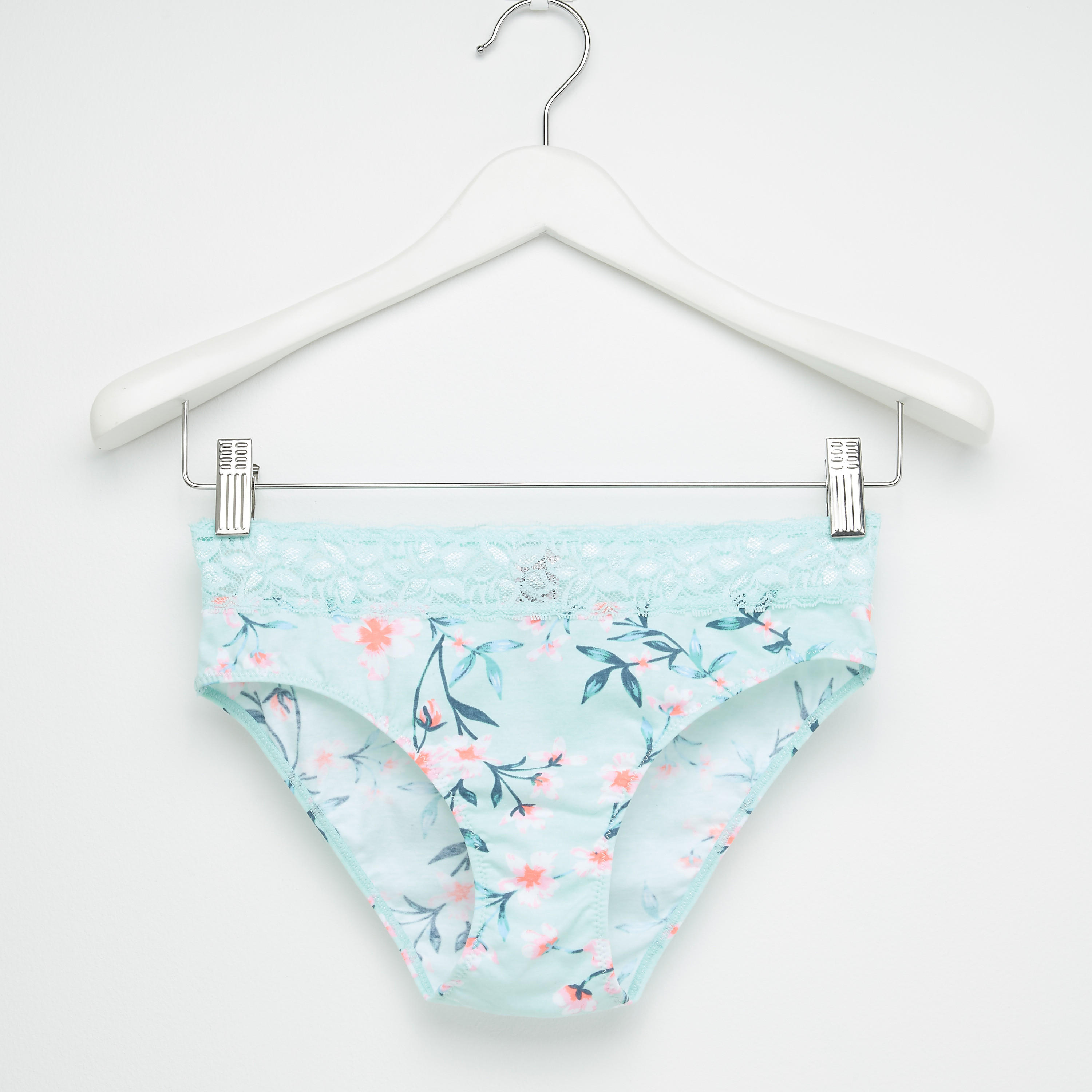 سراويل بيكيني بطبعات وتفاصيل دانتيل-women-clothing-lingerie-panties-image-1