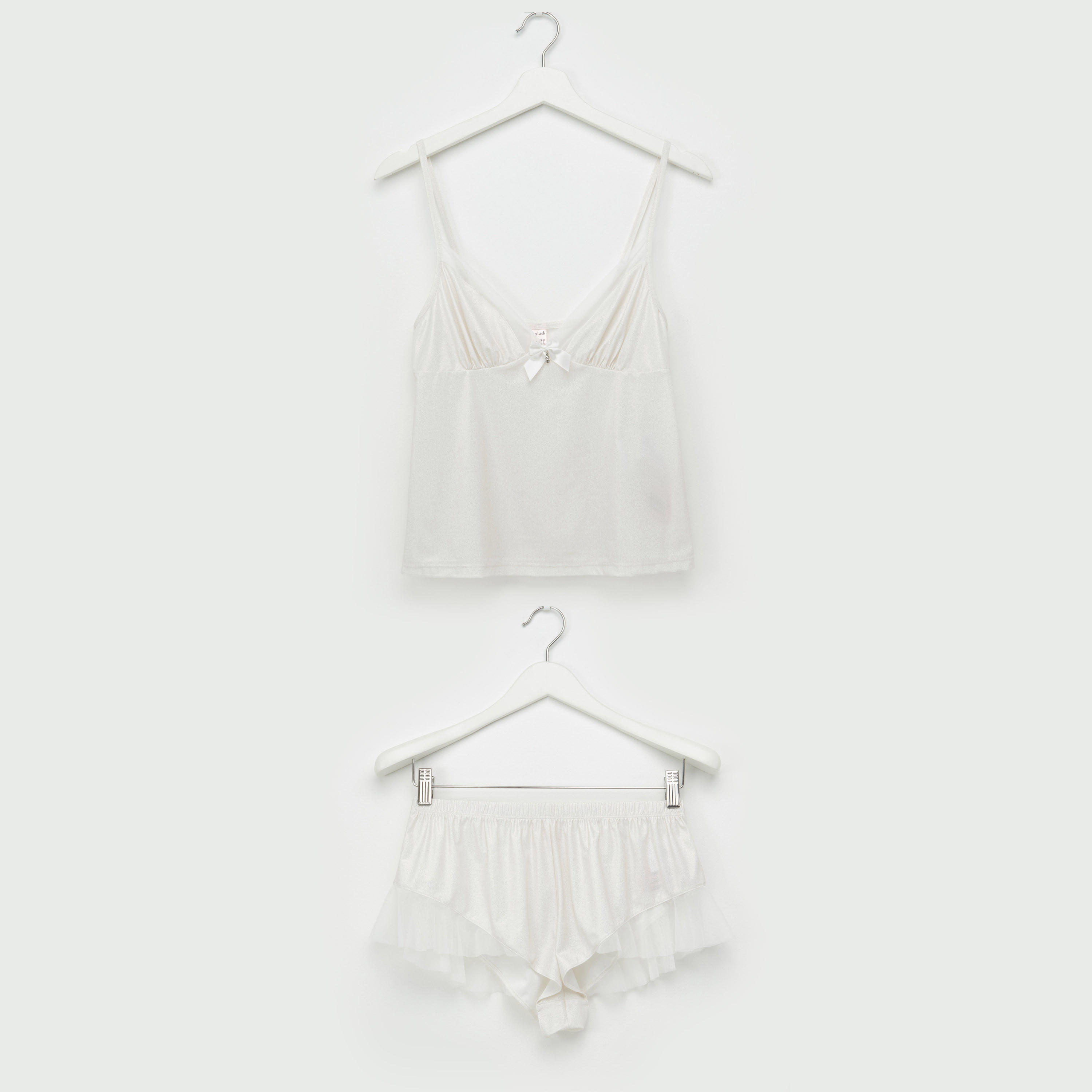 طقم شورت بثنيات وبلوزة كامي سادة-women-clothing-nightwear-pyjamas-longsets-image-1