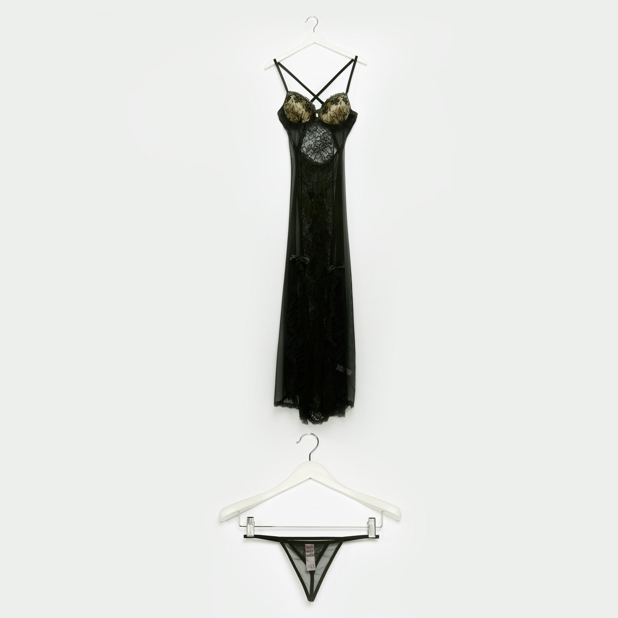 قميص نوم بحمّالة متقاطعة وفيونكة مع ثونج-women-clothing-nightwear-nighties-image-1