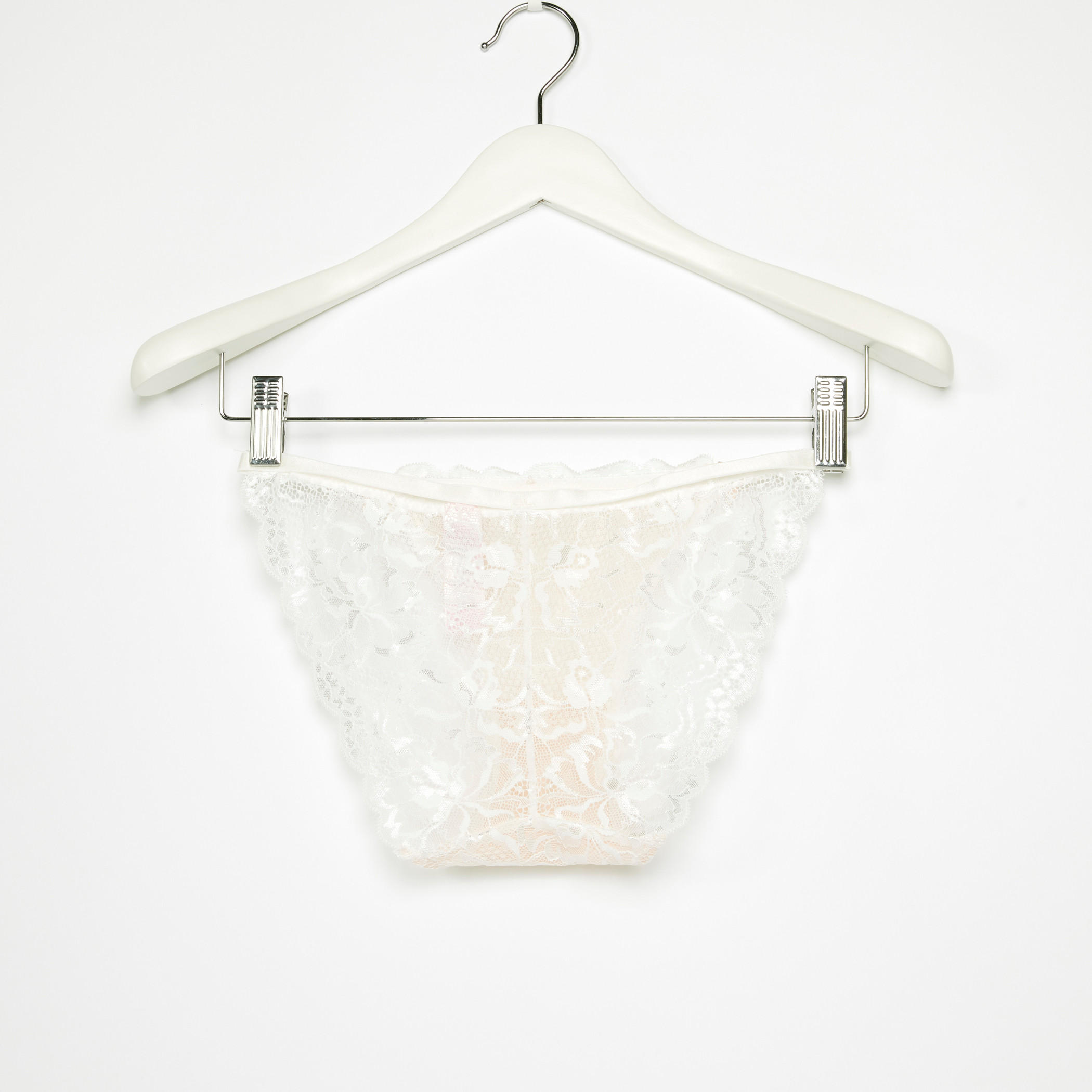 صدرية دانتيل مبطّنة مع سراويل بيكيني بتفاصيل صدفية-women-clothing-lingerie-lingeriesets-image-5
