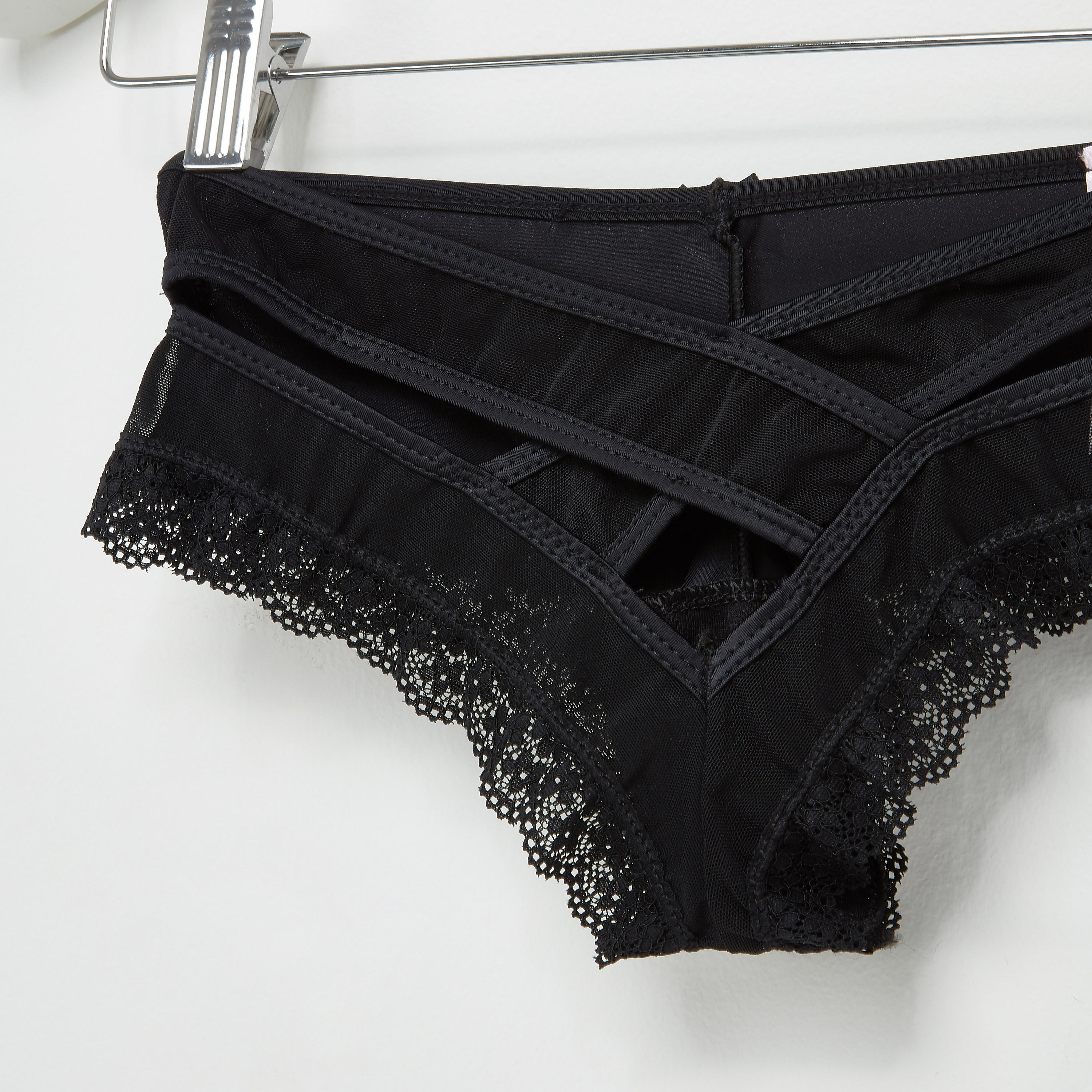 سراويل داخلية بوي شورت بحزام متقاطع وتفاصيل دانتيل-women-clothing-lingerie-panties-image-2