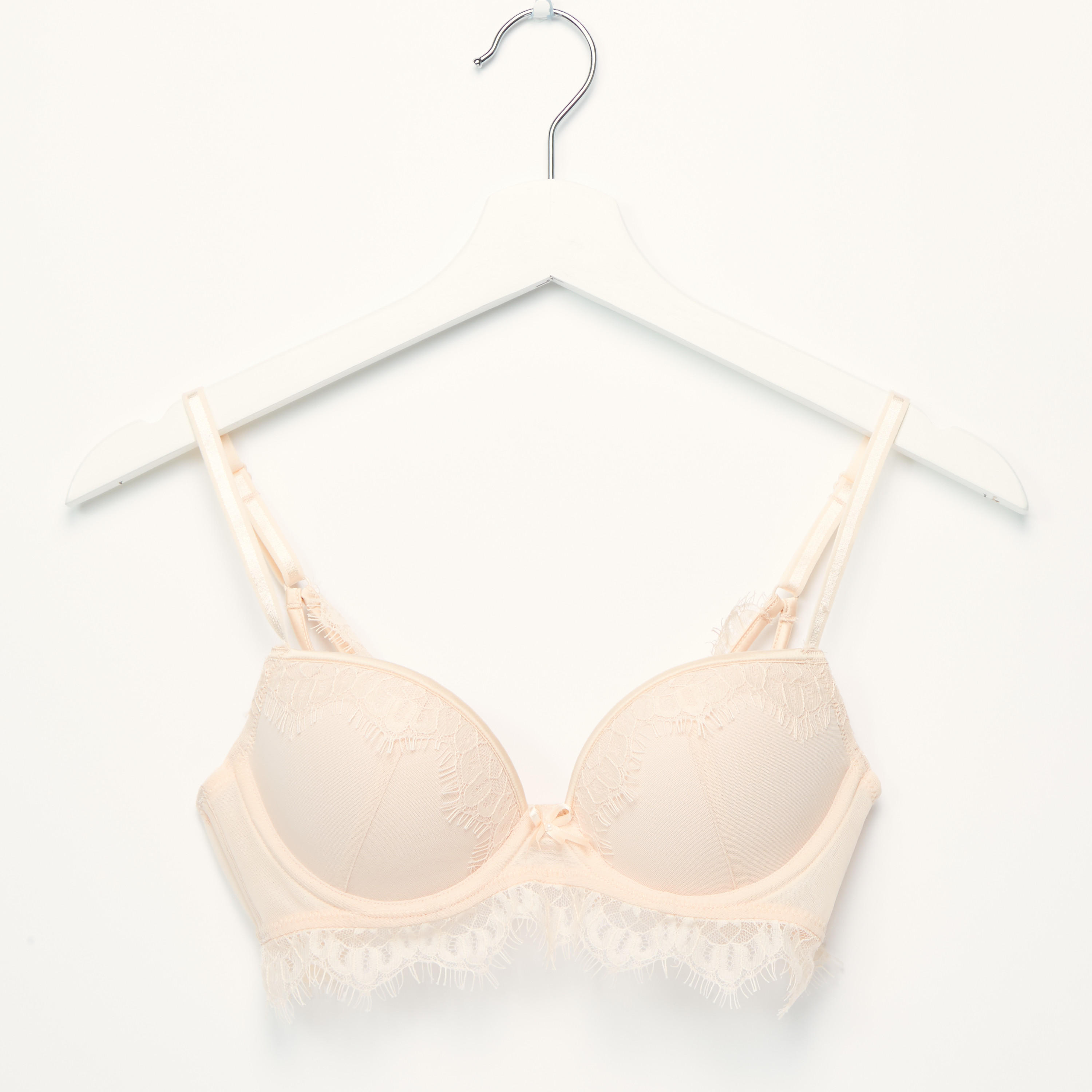 طقم سراويل بيكيني وصدرية مبطّنة بتفاصيل دانتيل-women-clothing-lingerie-lingeriesets-image-4