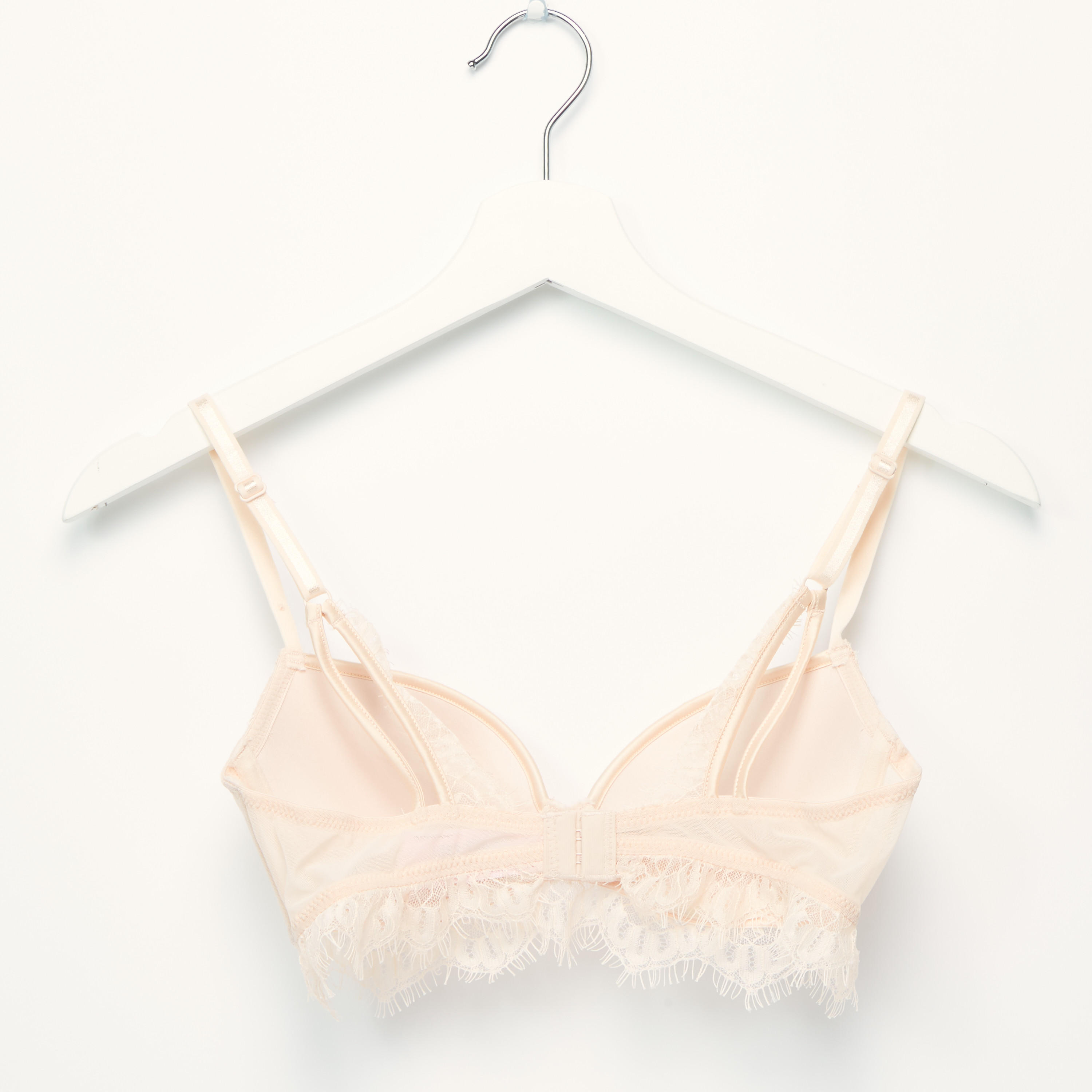 طقم سراويل بيكيني وصدرية مبطّنة بتفاصيل دانتيل-women-clothing-lingerie-lingeriesets-image-3