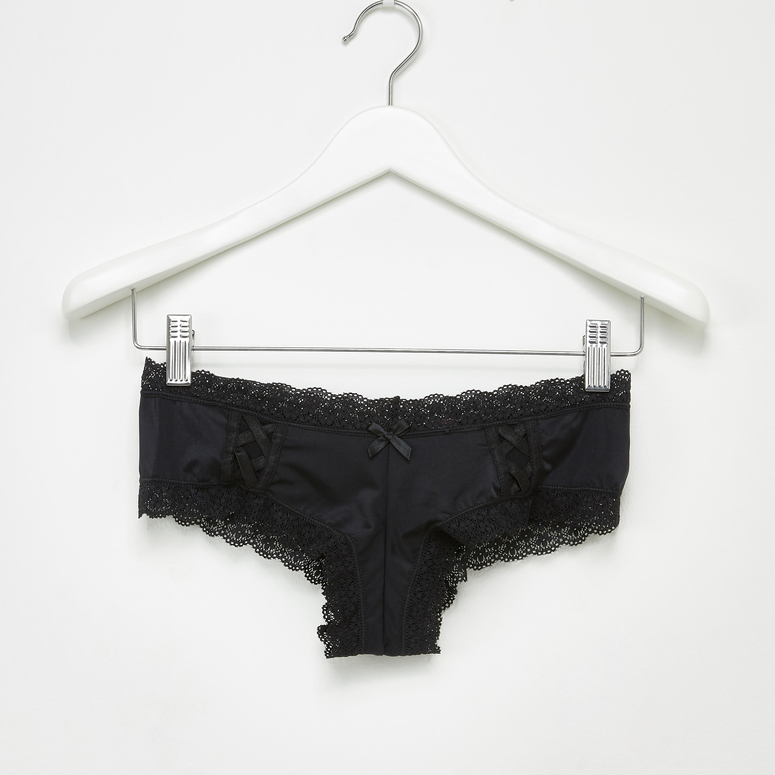 طقم سراويل داخلية وصدريّة مبطّنة بتفاصيل دانتيل-women-clothing-lingerie-lingeriesets-image-4