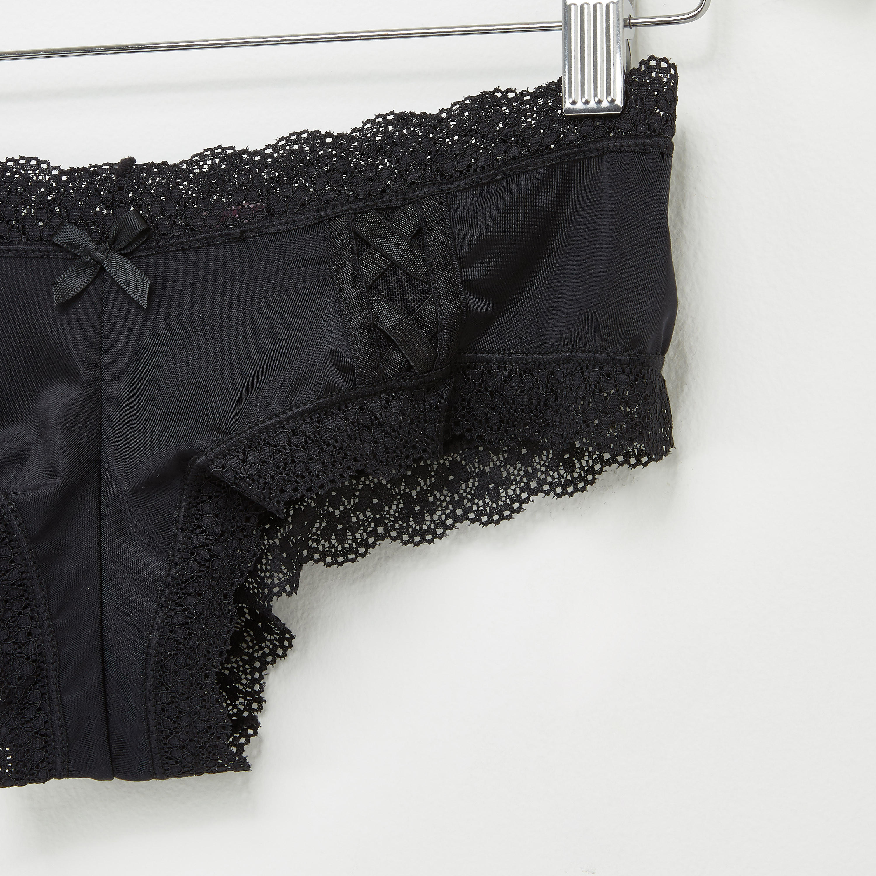 طقم سراويل داخلية وصدريّة مبطّنة بتفاصيل دانتيل-women-clothing-lingerie-lingeriesets-image-5